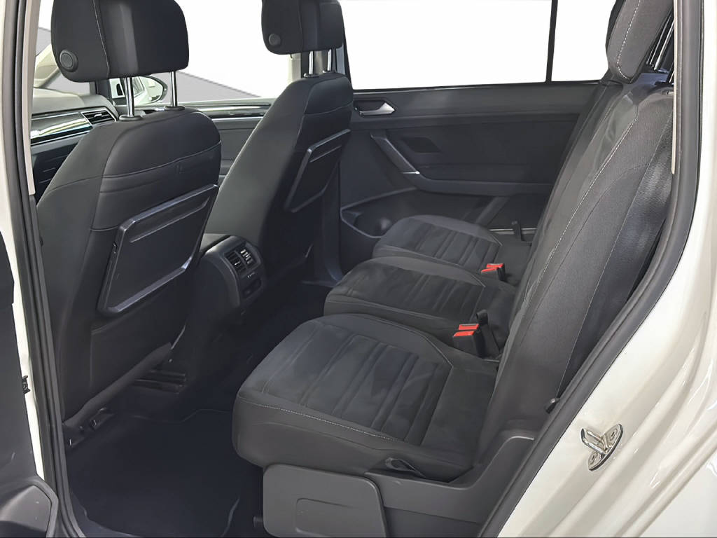 VW Touran 2.0 TDI SCR Comfortline-image-11