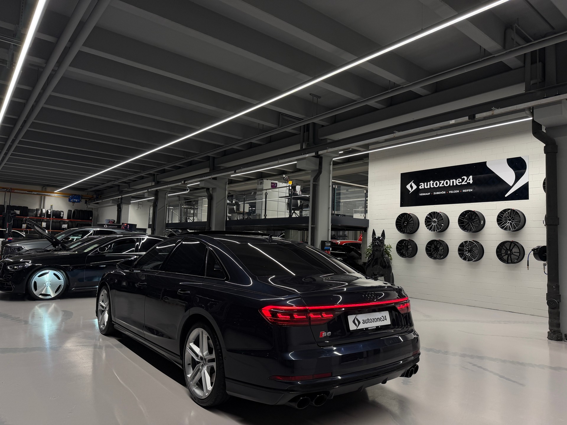 AUDI S8 4.0 V8 TFSI quattro T-Tronic *Top Ausstattung*Lückenlose Servicehistorie bei Audi*Frisch MFK*-image-9