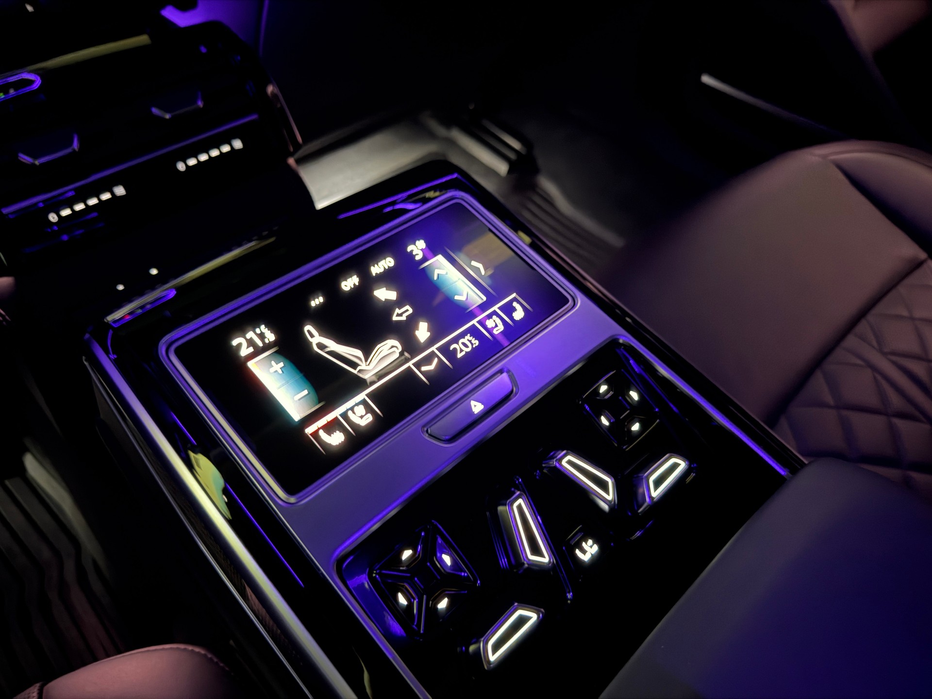 AUDI S8 4.0 V8 TFSI quattro T-Tronic *Top Ausstattung*Lückenlose Servicehistorie bei Audi*Frisch MFK*-image-25