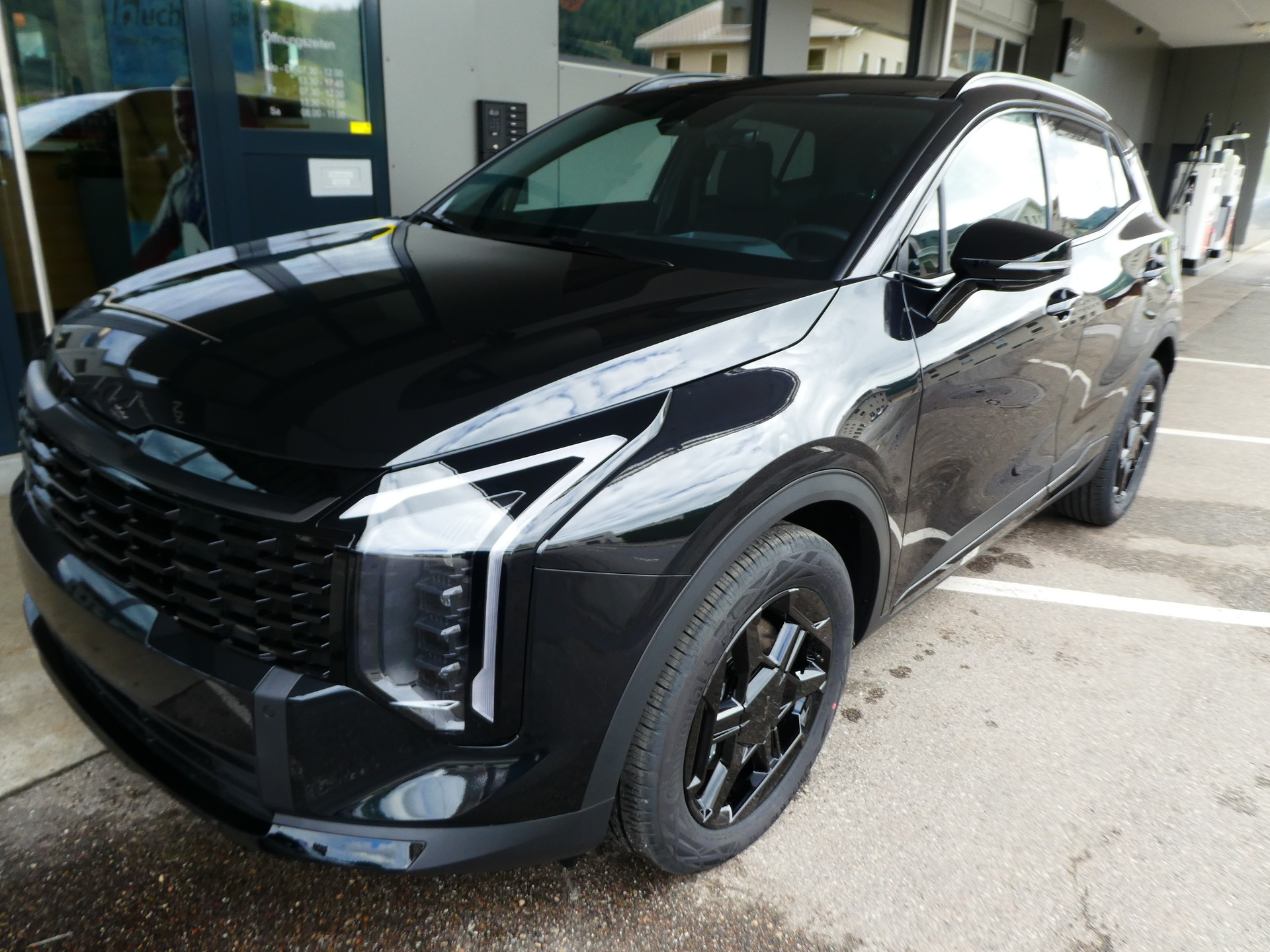 KIA Sportage 1.6T-GDi HEV Black Edition 4x4 A-image-5