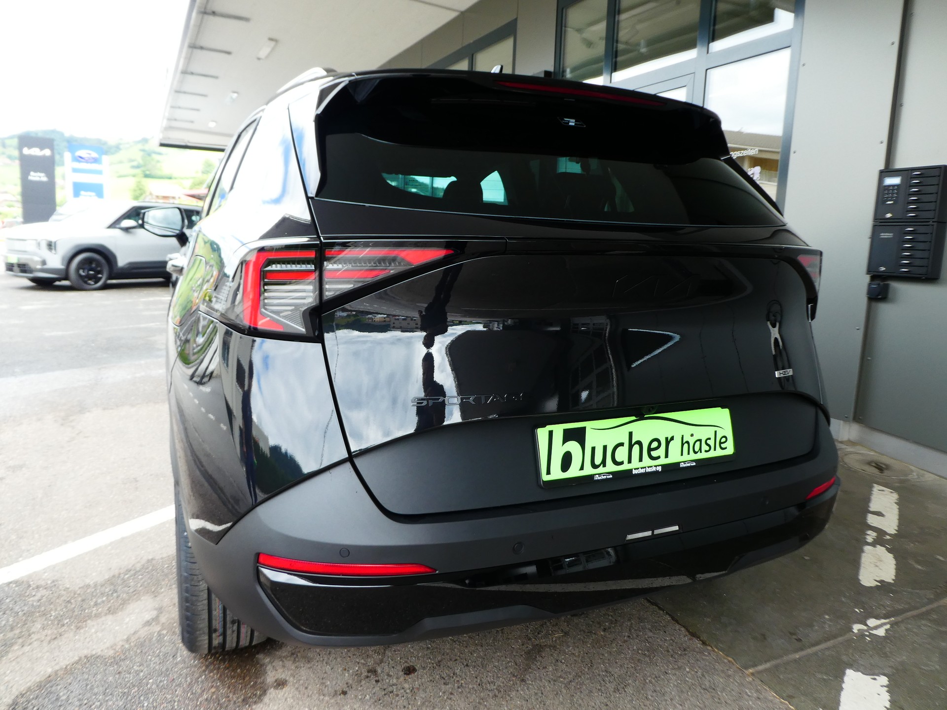 KIA Sportage 1.6T-GDi HEV Black Edition 4x4 A-image-7