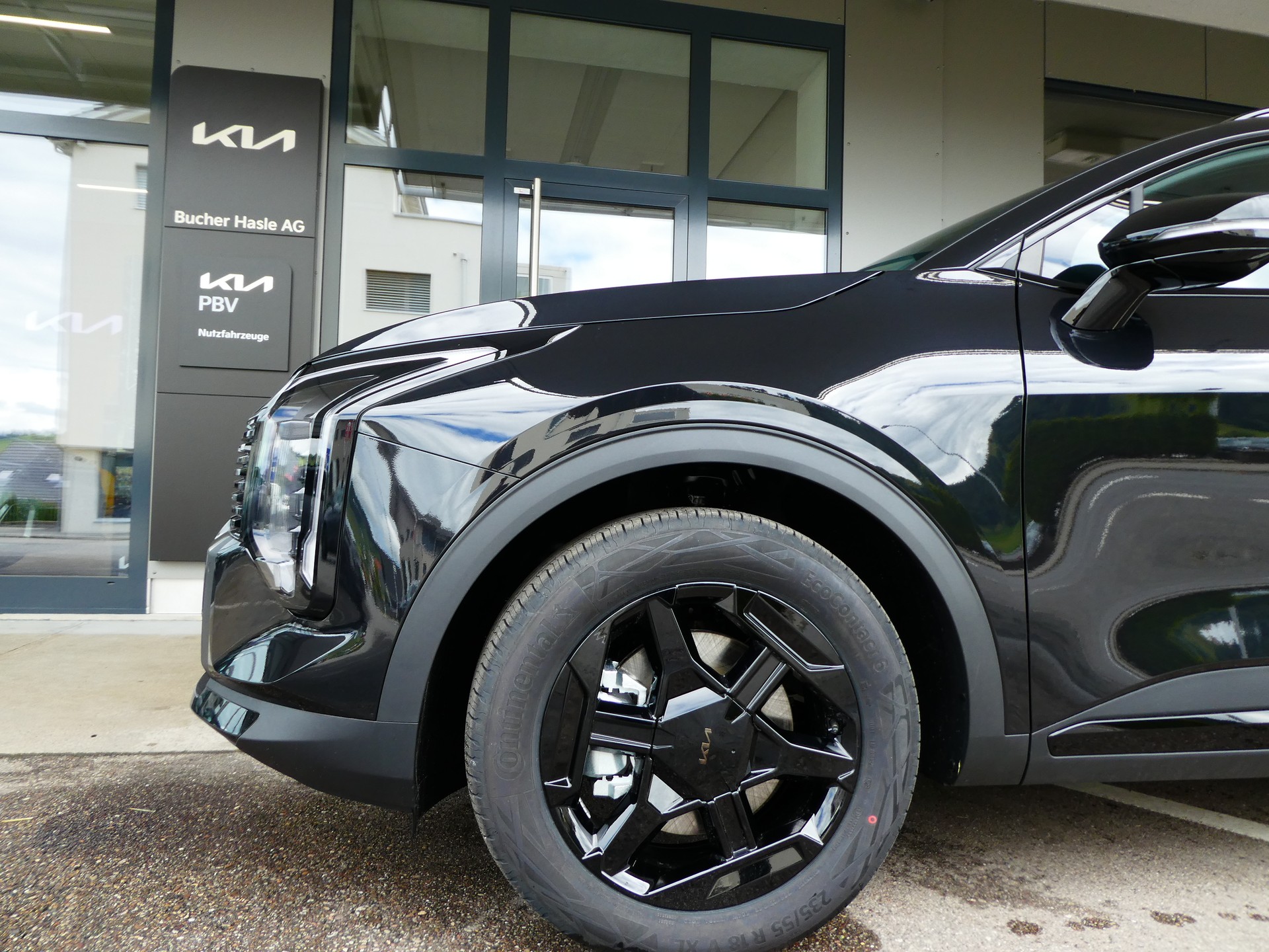 KIA Sportage 1.6T-GDi HEV Black Edition 4x4 A-image-2