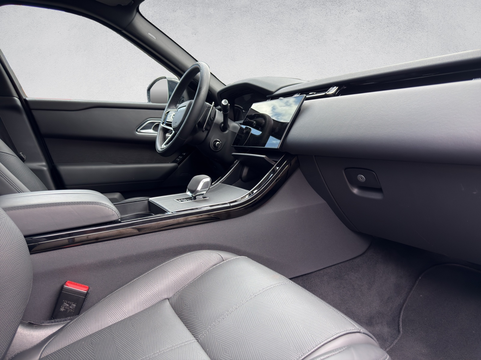 LAND ROVER Range Rover Velar Auto-Dynamic P400e 2.0 I4 PHEV HSE Automatic-image-15