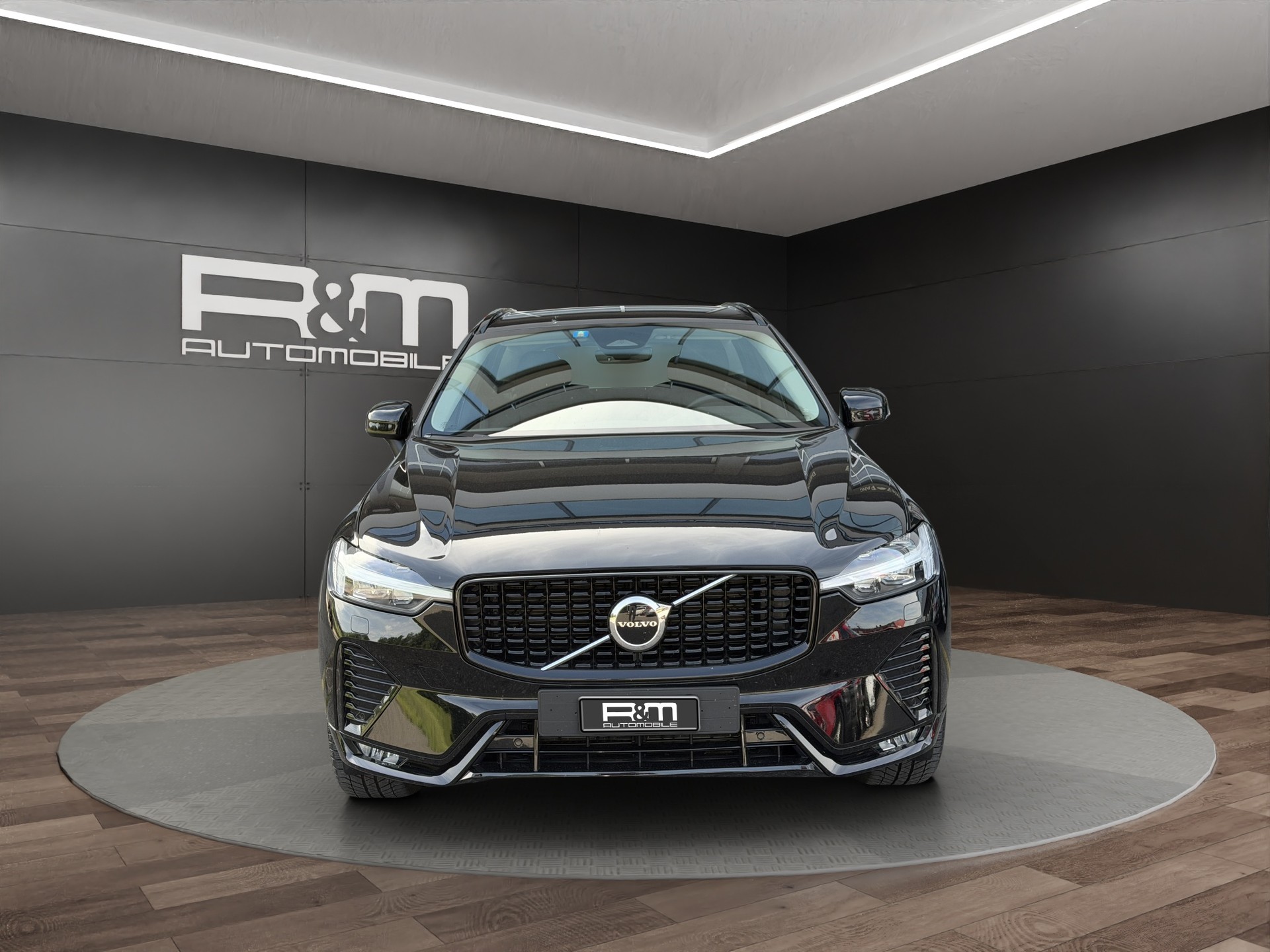 VOLVO XC60 B4 Diesel Mild Hybrid AWD Plus Dark Geartronic-showroom-element-1