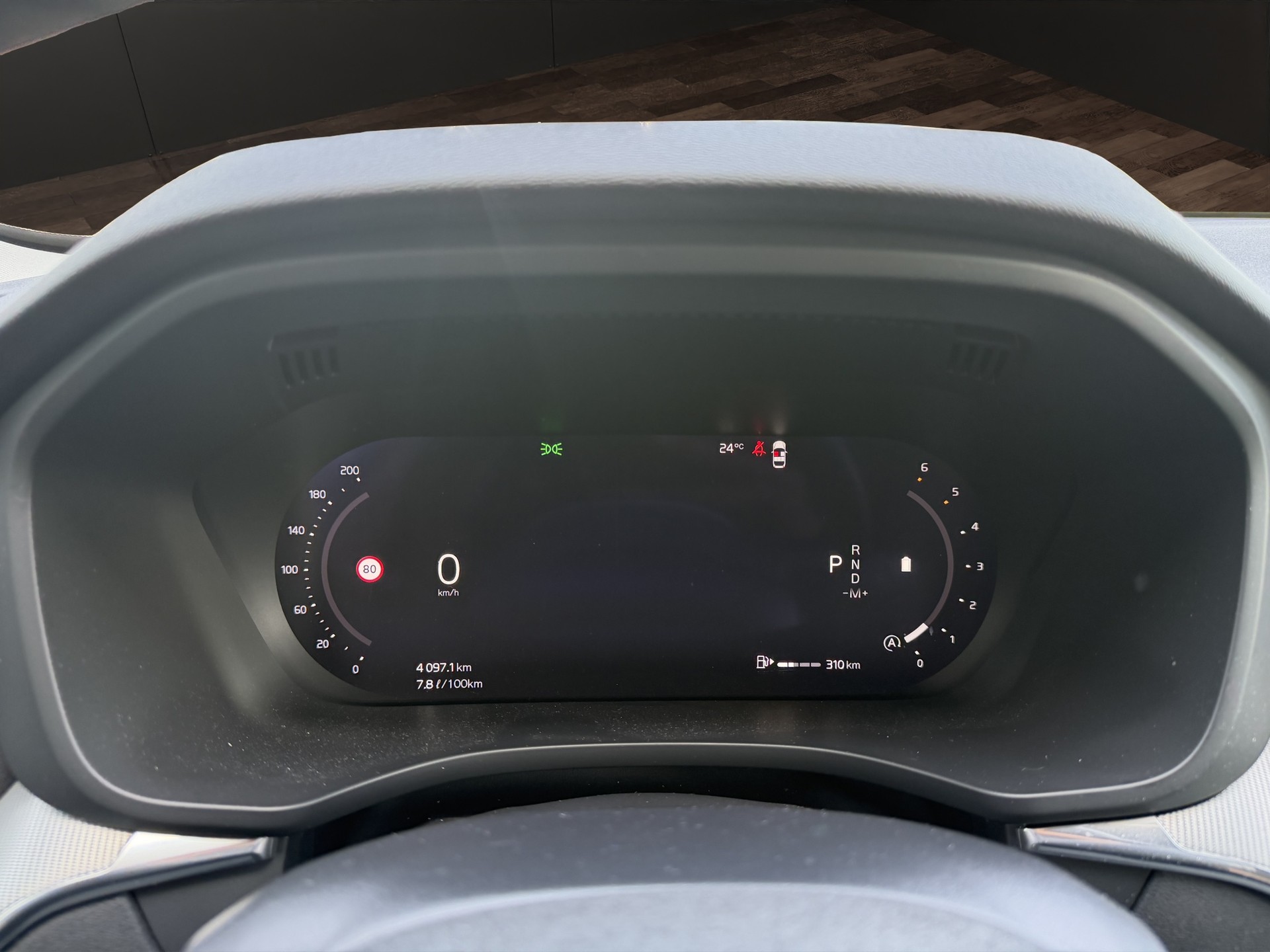 VOLVO XC60 B4 Diesel Mild Hybrid AWD Plus Dark Geartronic-image-10