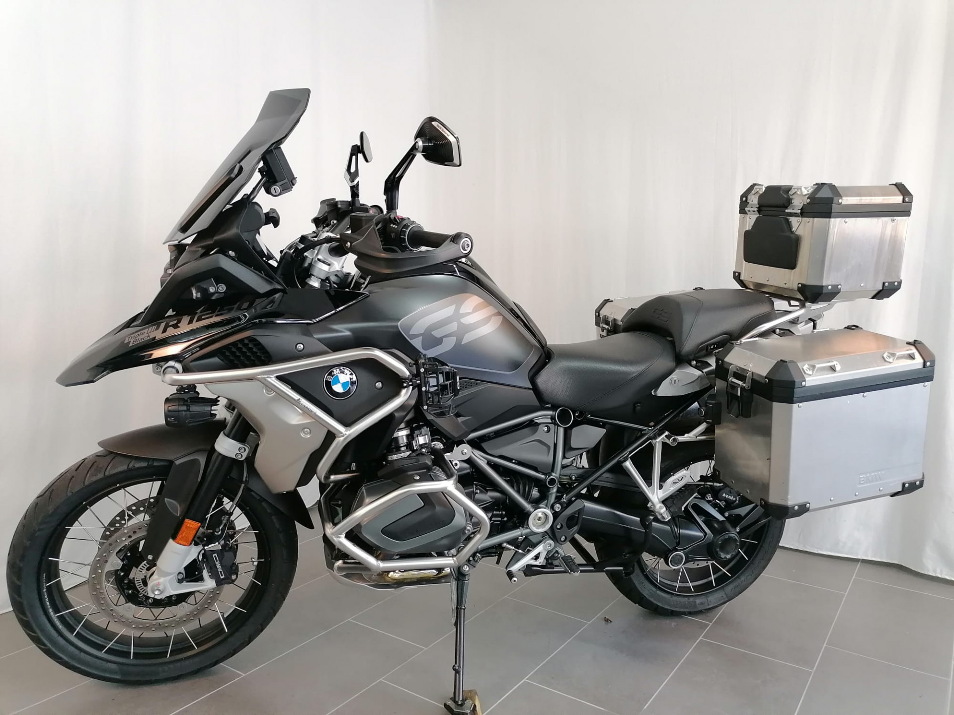 BMW R 1250 GS Triple Black Alukoffer Seitenkoffer Alu / TopCase Alu und viel-showroom-element-2