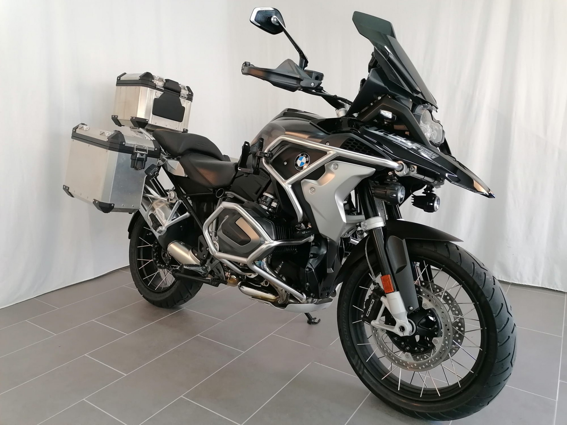 BMW R 1250 GS Triple Black Alukoffer Seitenkoffer Alu / TopCase Alu und viel-showroom-element-1