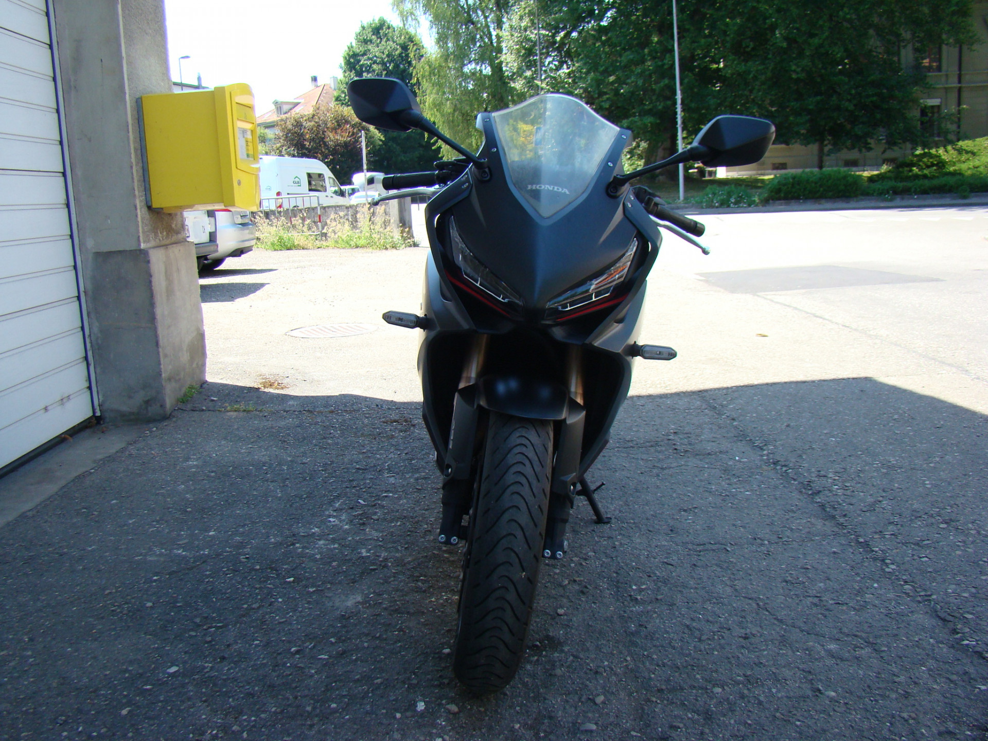 HONDA CBR 650 RA-image-1