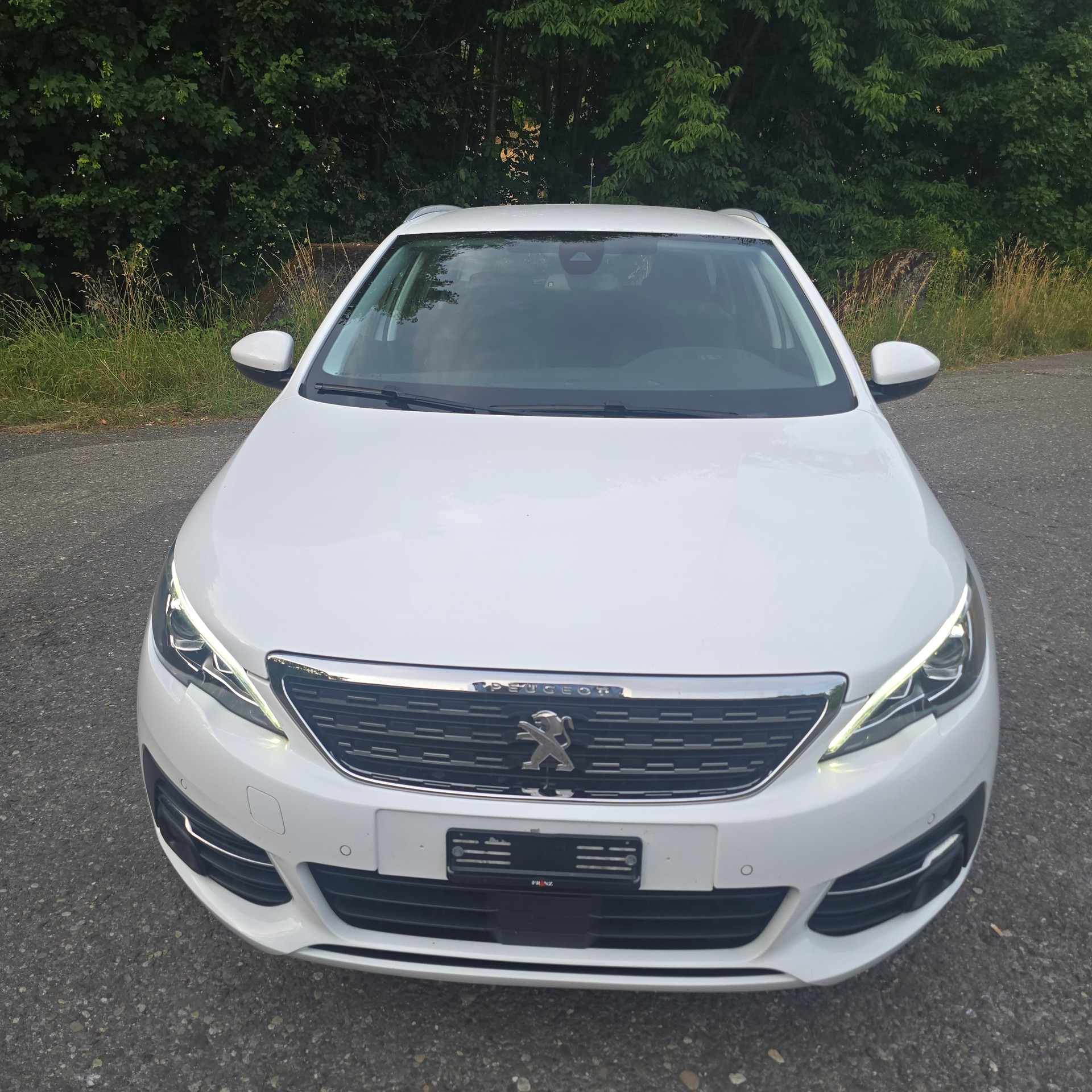 PEUGEOT 308 SW 1.5 BlueHDI Active EAT8-image-5