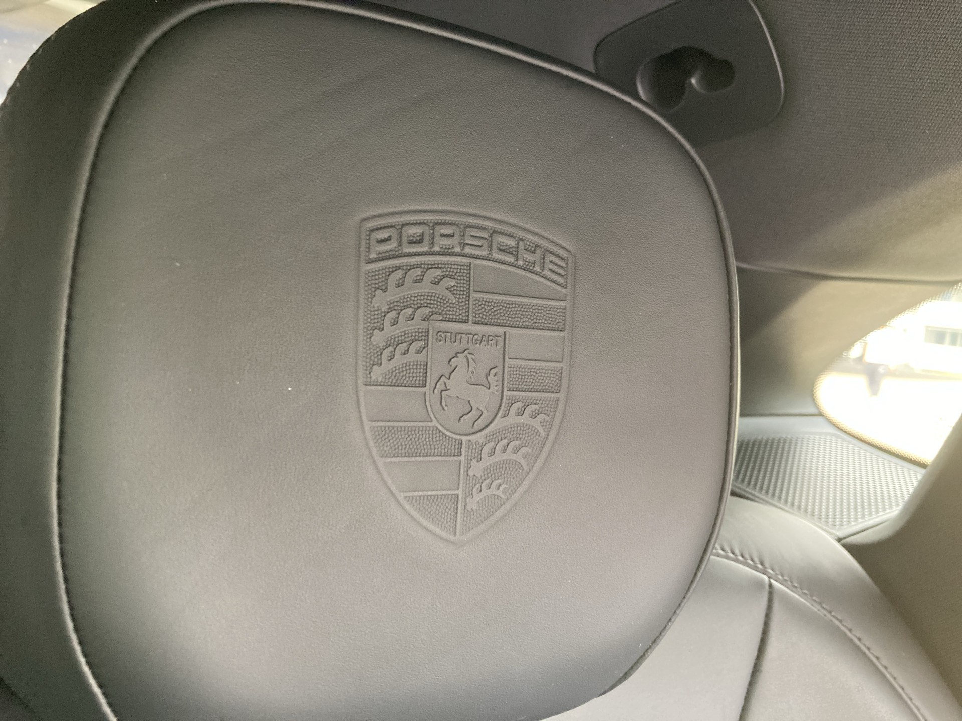 PORSCHE Cayenne Coupé Platinum Edition-image-29