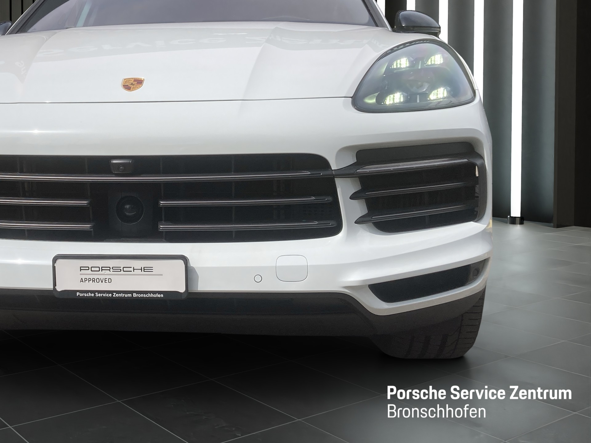 PORSCHE Cayenne Coupé Platinum Edition-image-8