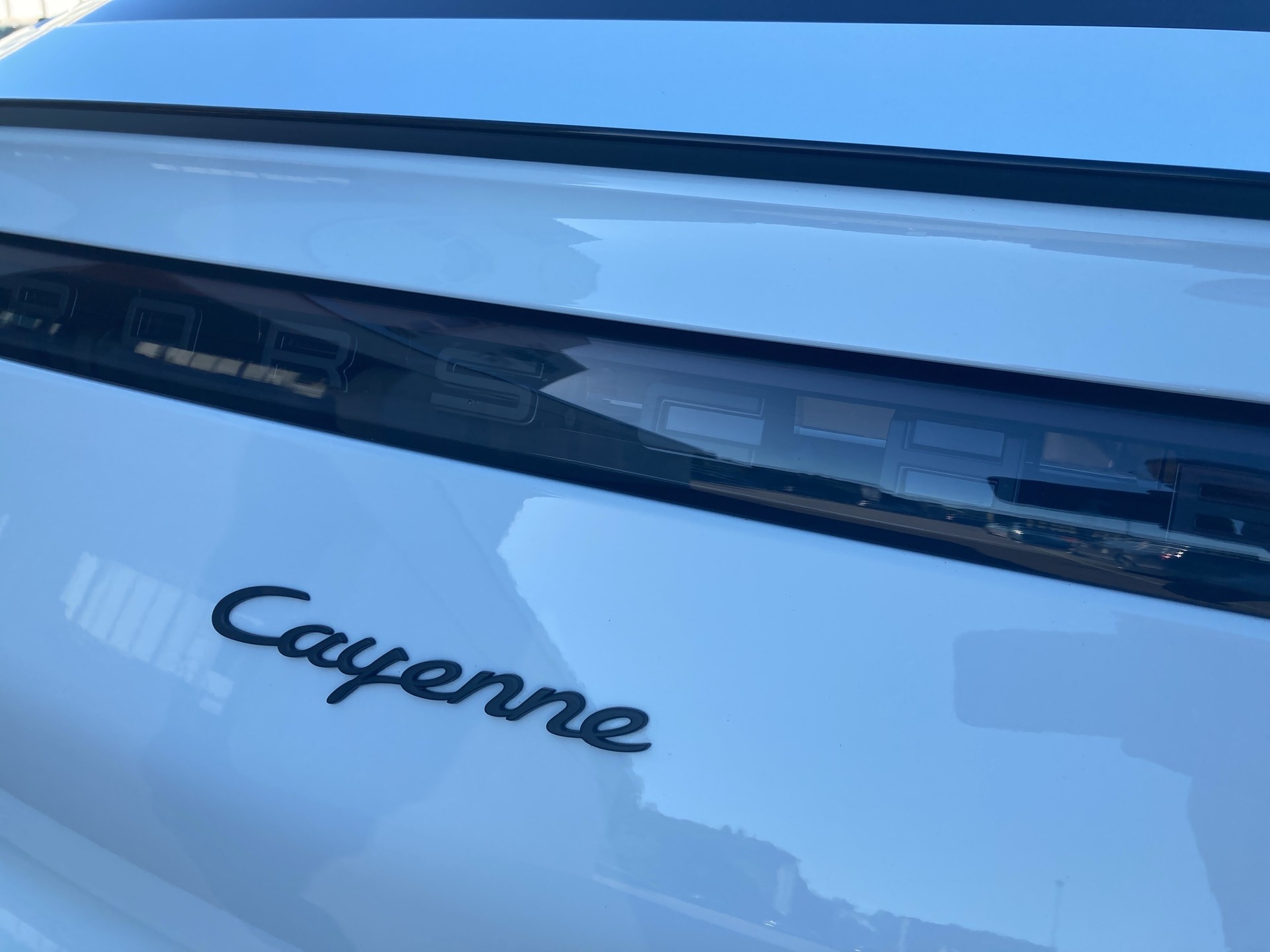 PORSCHE Cayenne Coupé Platinum Edition-image-23