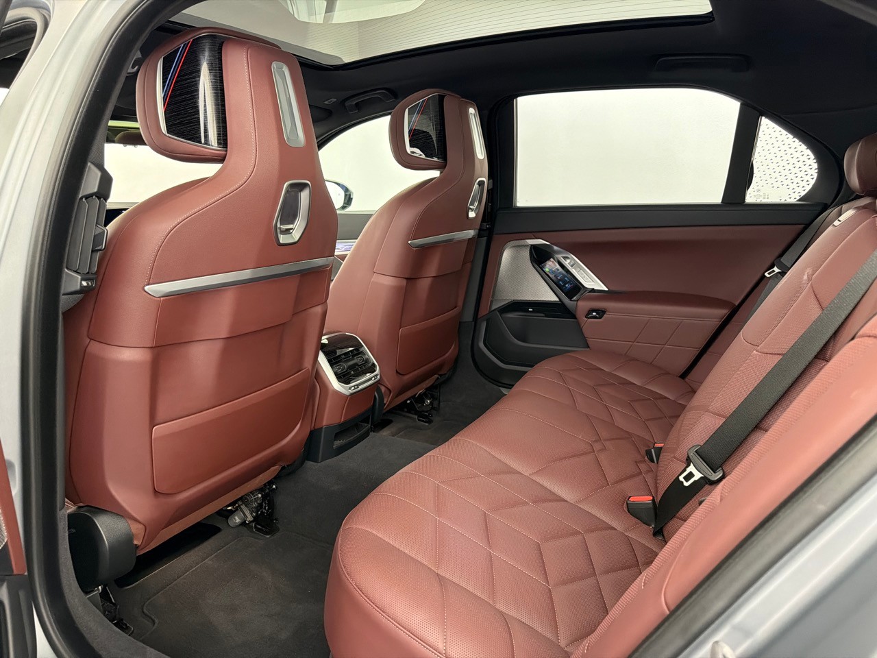 BMW 740d xDrive 48V M Sport-image-5