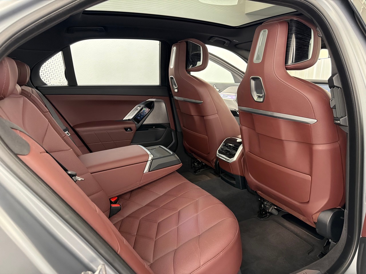 BMW 740d xDrive 48V M Sport-image-8