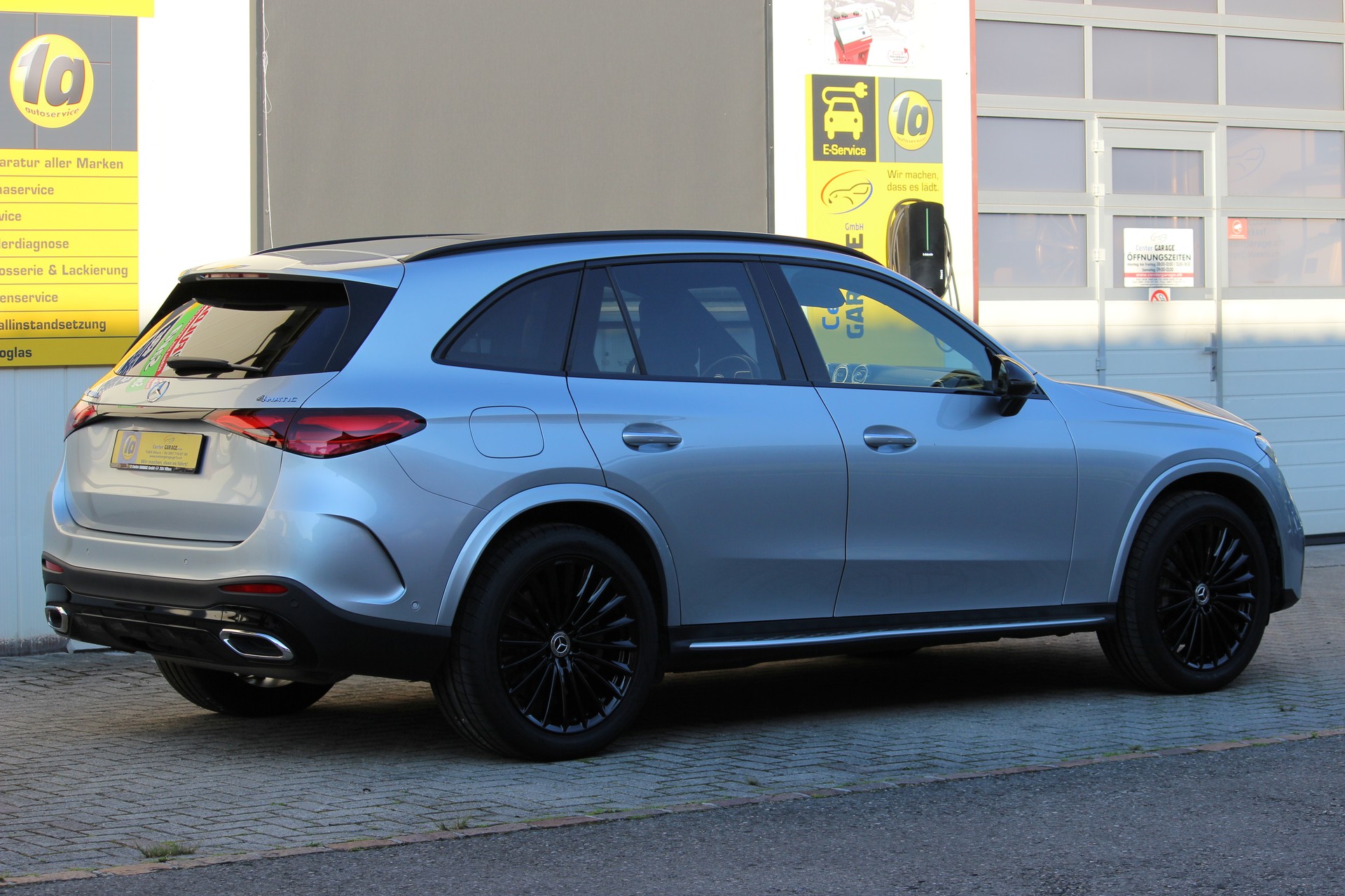MERCEDES-BENZ GLC 400 e 4Matic 9G-Tronic-image-11