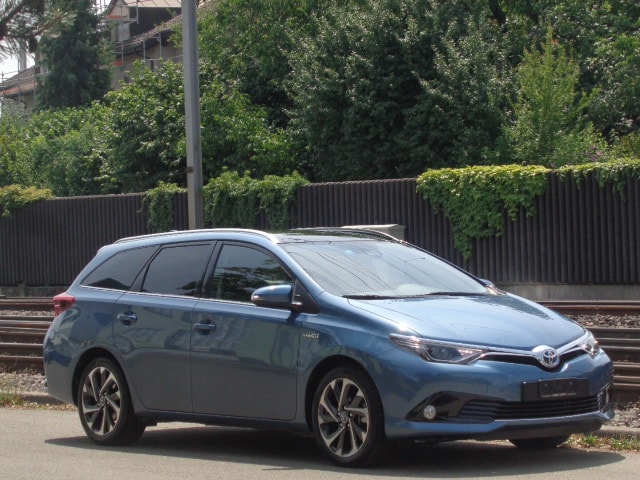 TOYOTA Auris Touring Sports 1.8 HSD Style e-CVT-image-11