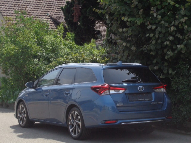 TOYOTA Auris Touring Sports 1.8 HSD Style e-CVT-image-2