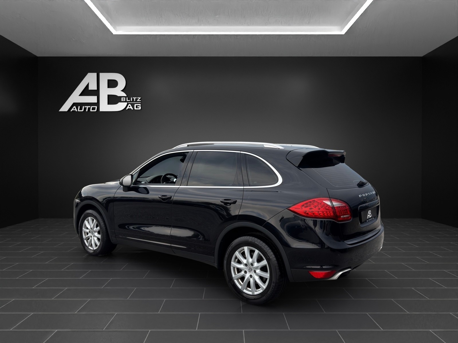 PORSCHE Cayenne Tiptronic-showroom-element-2