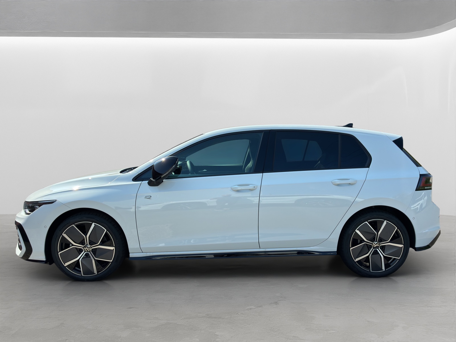 VW Golf 1.5 e TSI mHEV R-Line DSG-showroom-element-1