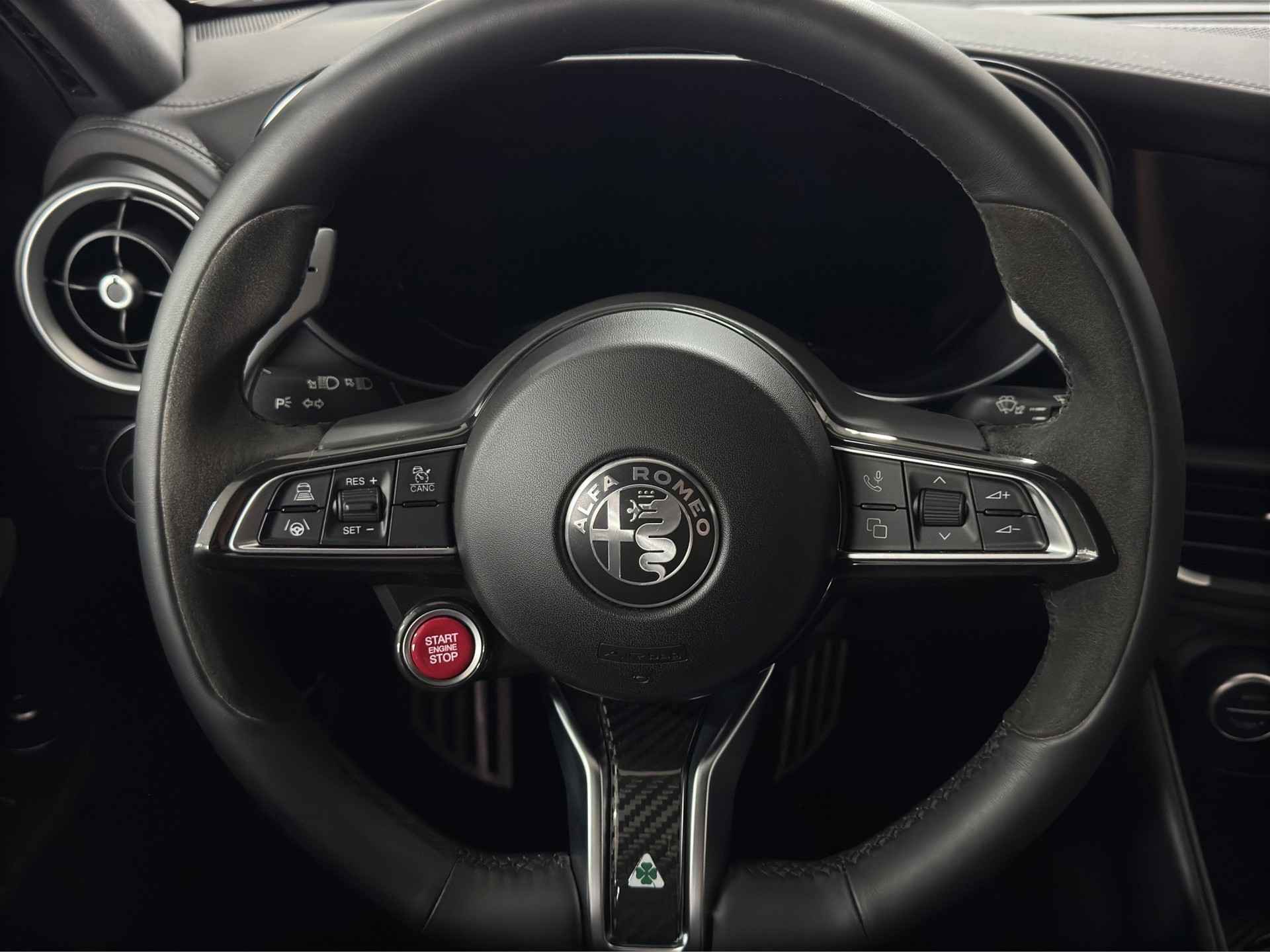 ALFA ROMEO Giulia 2.9 V6 Quadrifoglio "Pack ADAS"-image-14