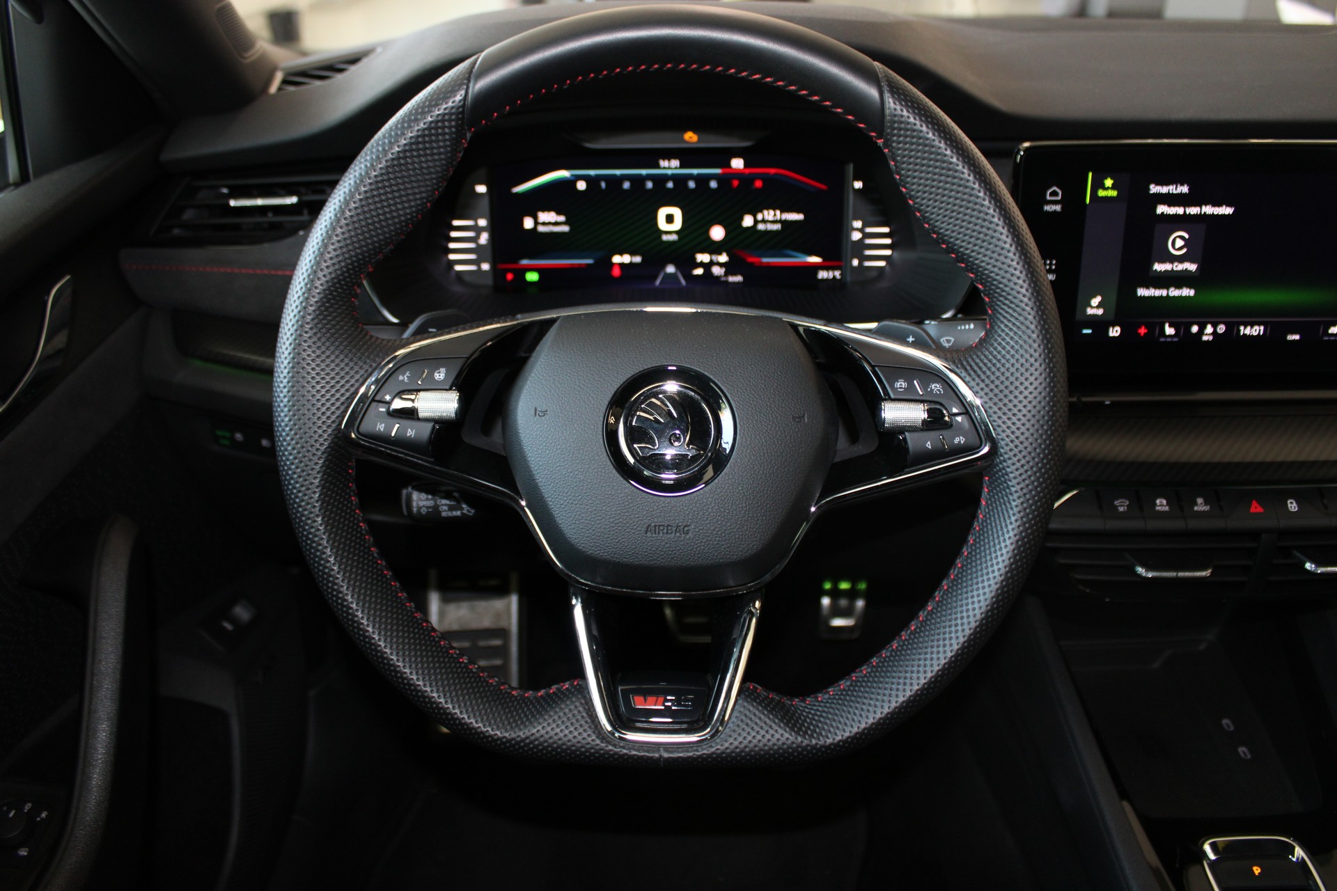 SKODA Octavia 2.0 TSI DSG RS-image-9