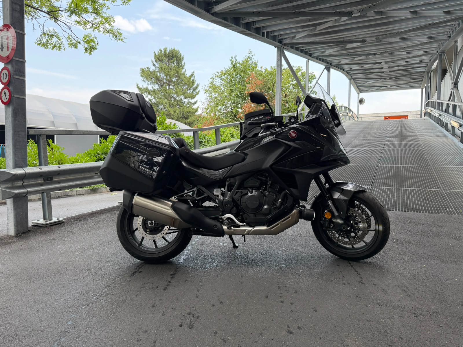 HONDA NT 1100-image-1
