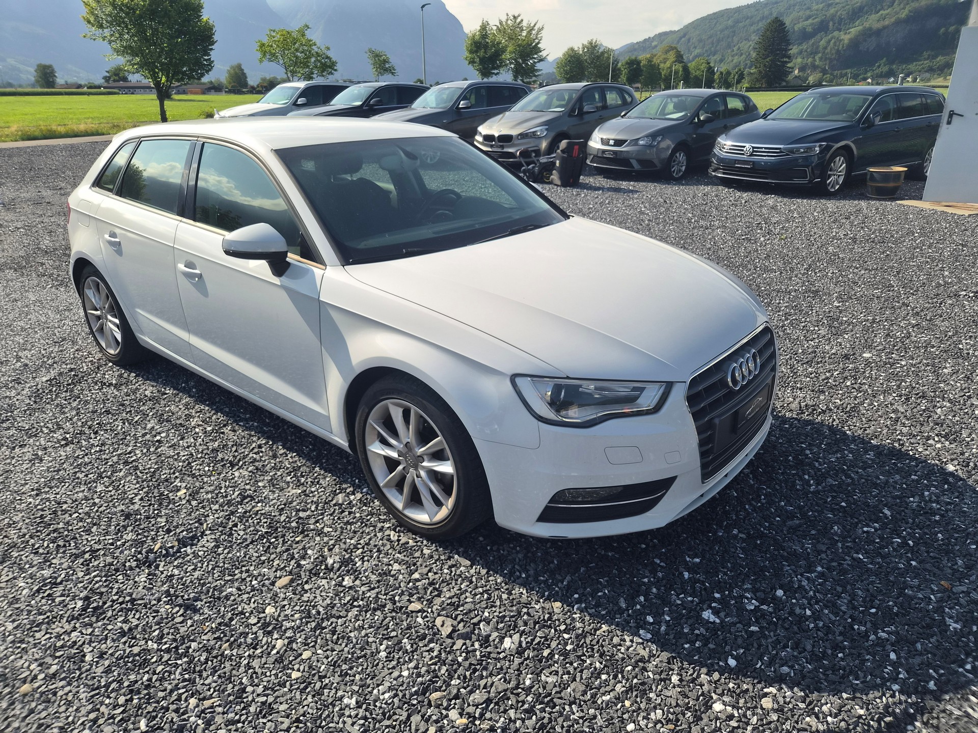 AUDI A3 Sportback 2.0 TDI Attraction S-tronic-image-1