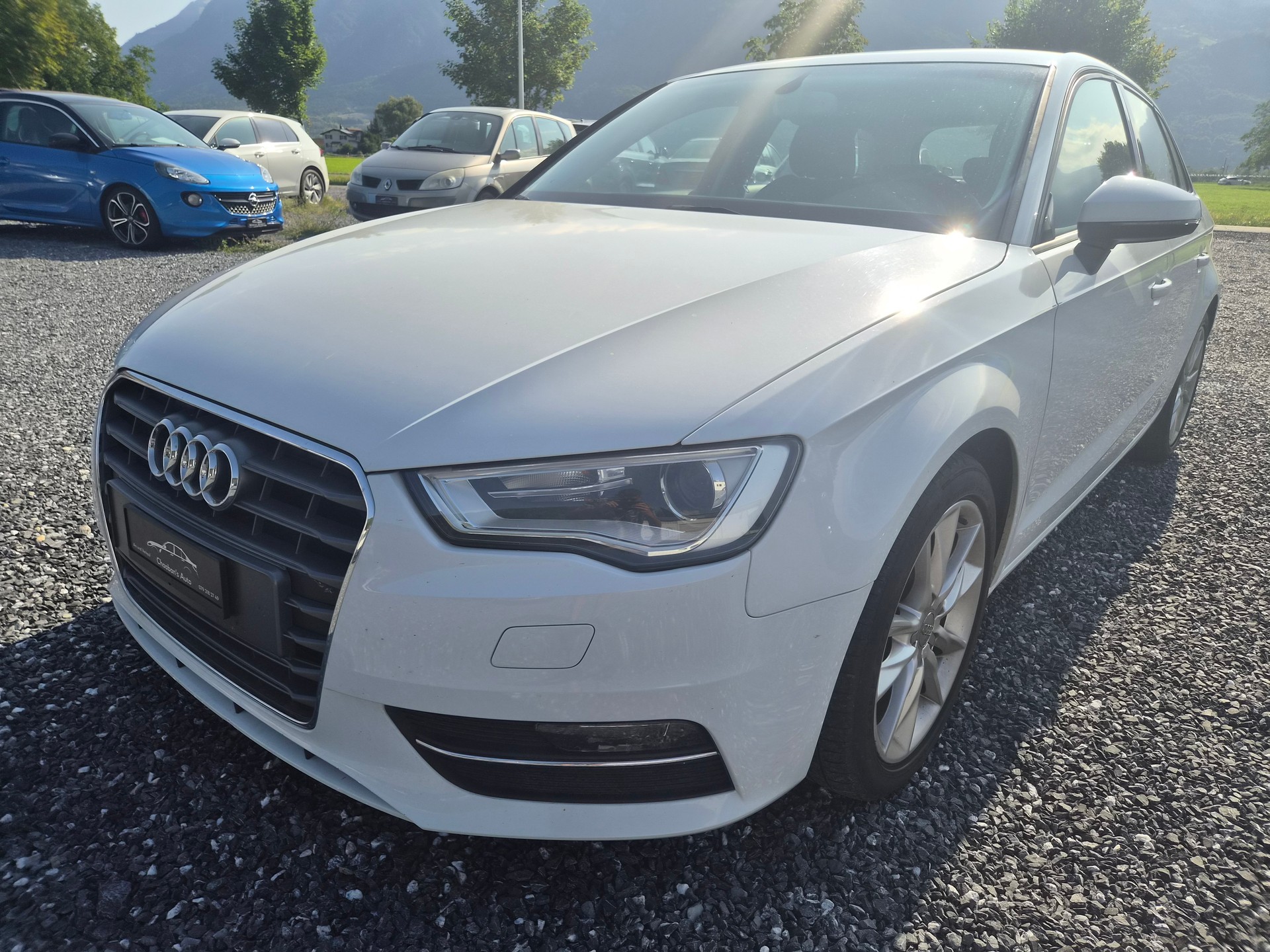 AUDI A3 Sportback 2.0 TDI Attraction S-tronic-image-3
