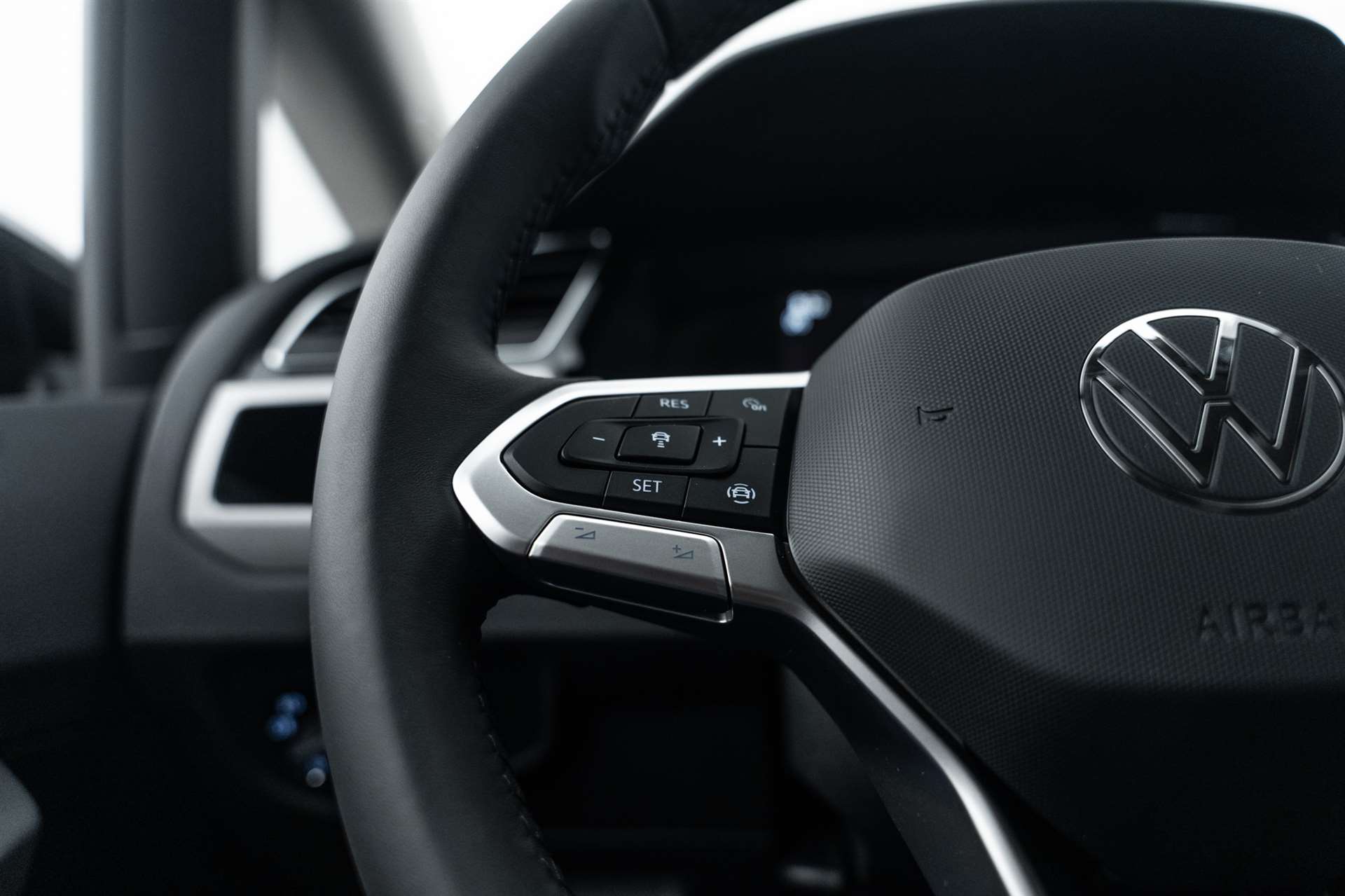 VW VW Touran 1.5 TSi DSG-Automat 7-Plätzer-image-13