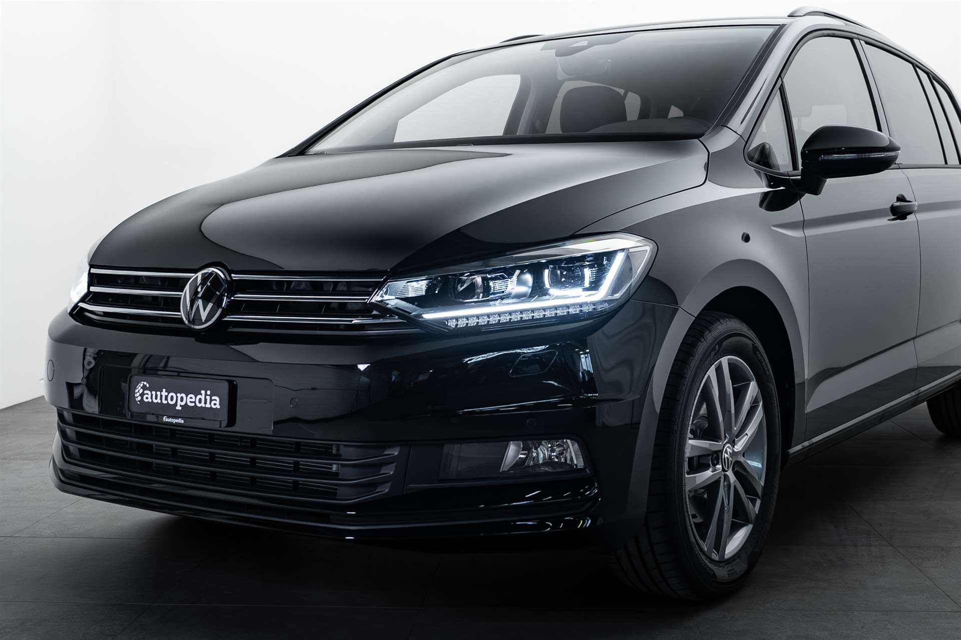 VW VW Touran 1.5 TSi DSG-Automat 7-Plätzer-showroom-element-1