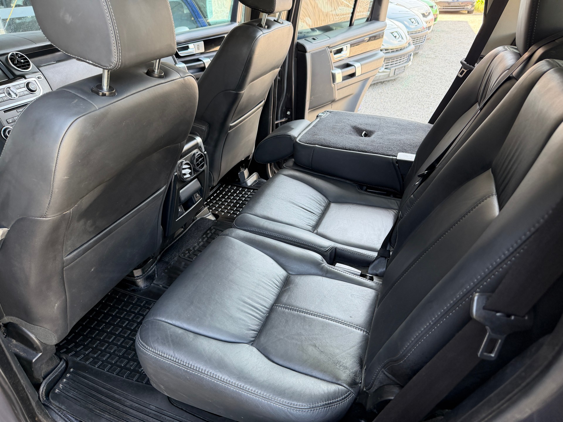 LAND ROVER Discovery 3.0 SDV6 Landmark Automatic-image-7