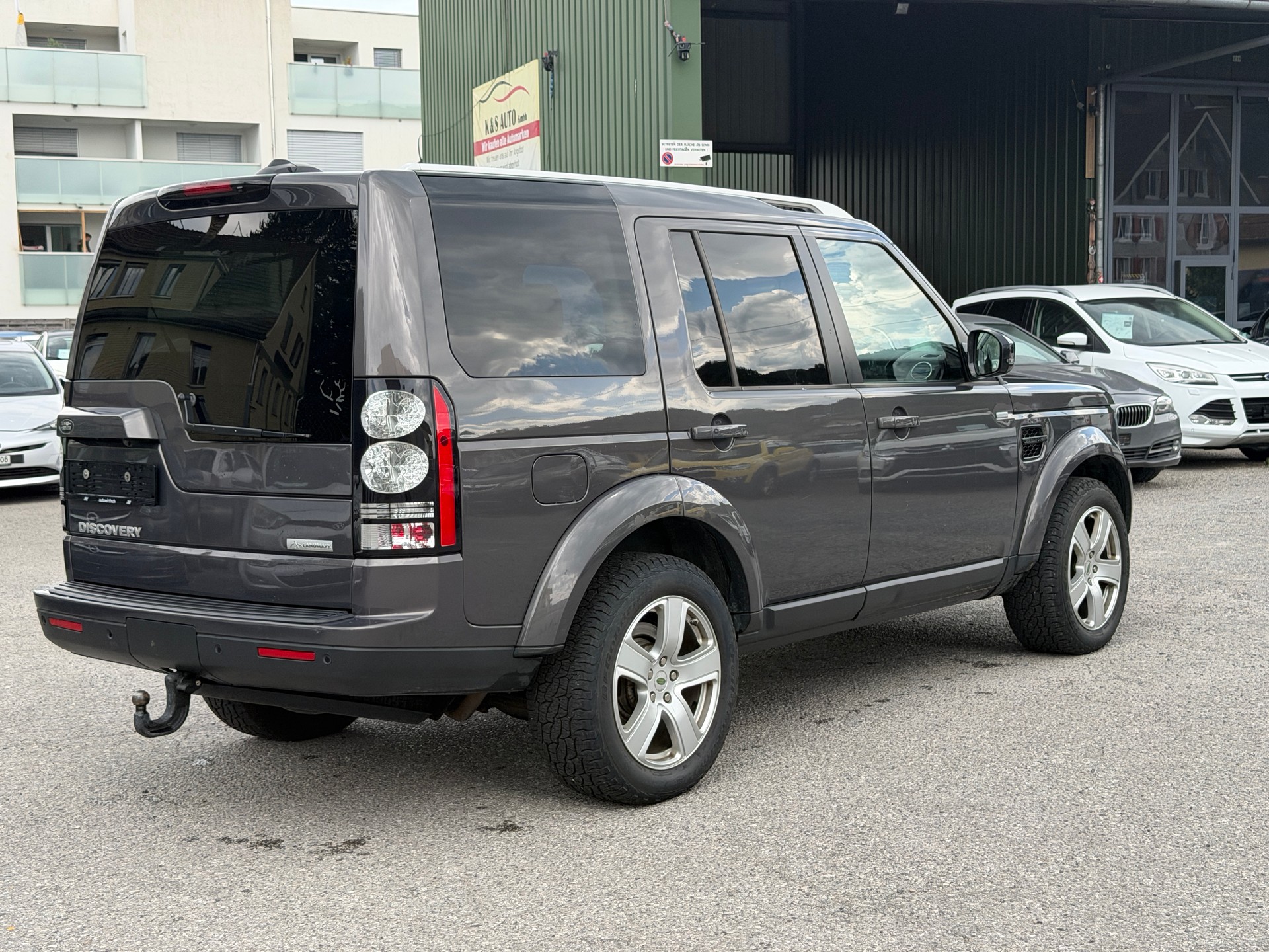 LAND ROVER Discovery 3.0 SDV6 Landmark Automatic-image-12