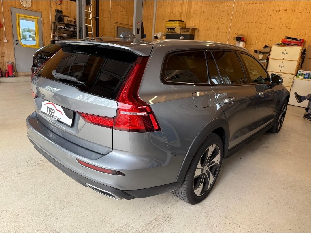 VOLVO V60 Cross Country D4 AWD Geartronic-showroom-element-3