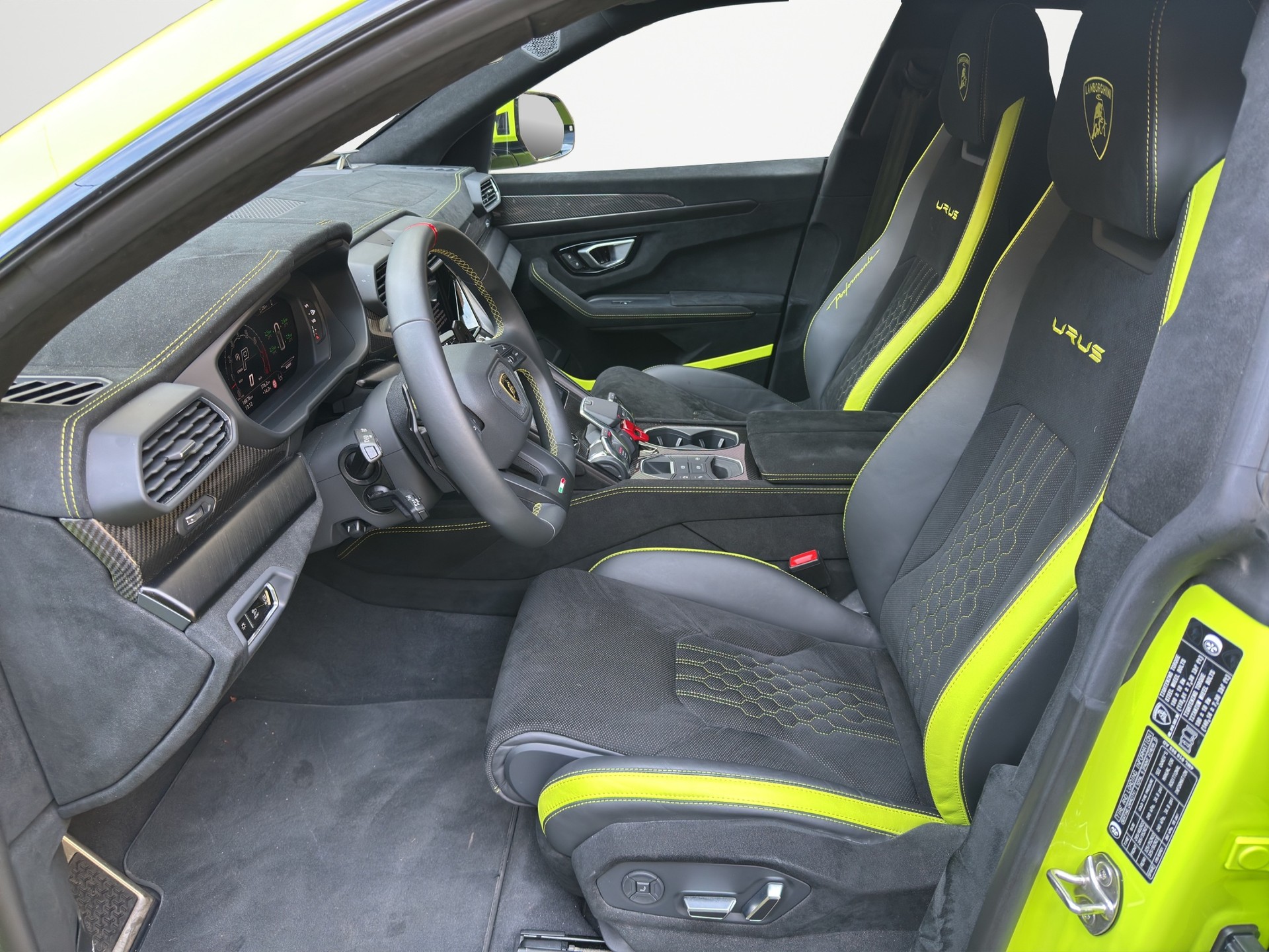 LAMBORGHINI Urus 4.0 Performante-image-12