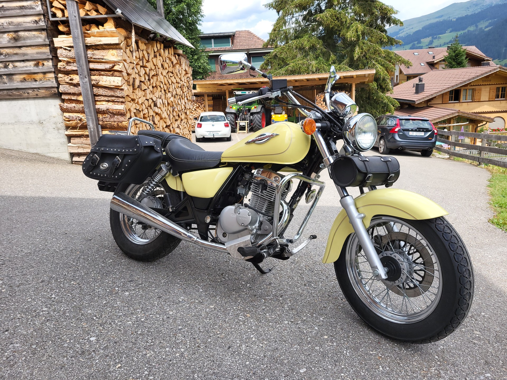 SUZUKI GZ 125 Marauder-image-4