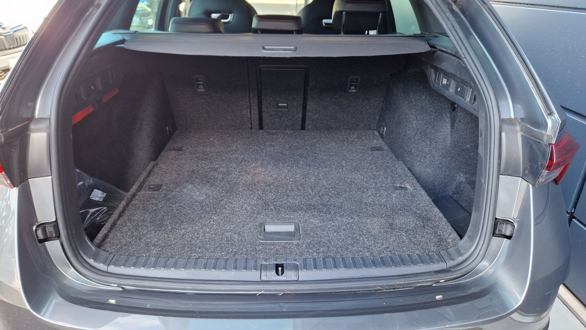 SKODA Octavia Combi 2.0 TDI DSG RS 4x4-image-4
