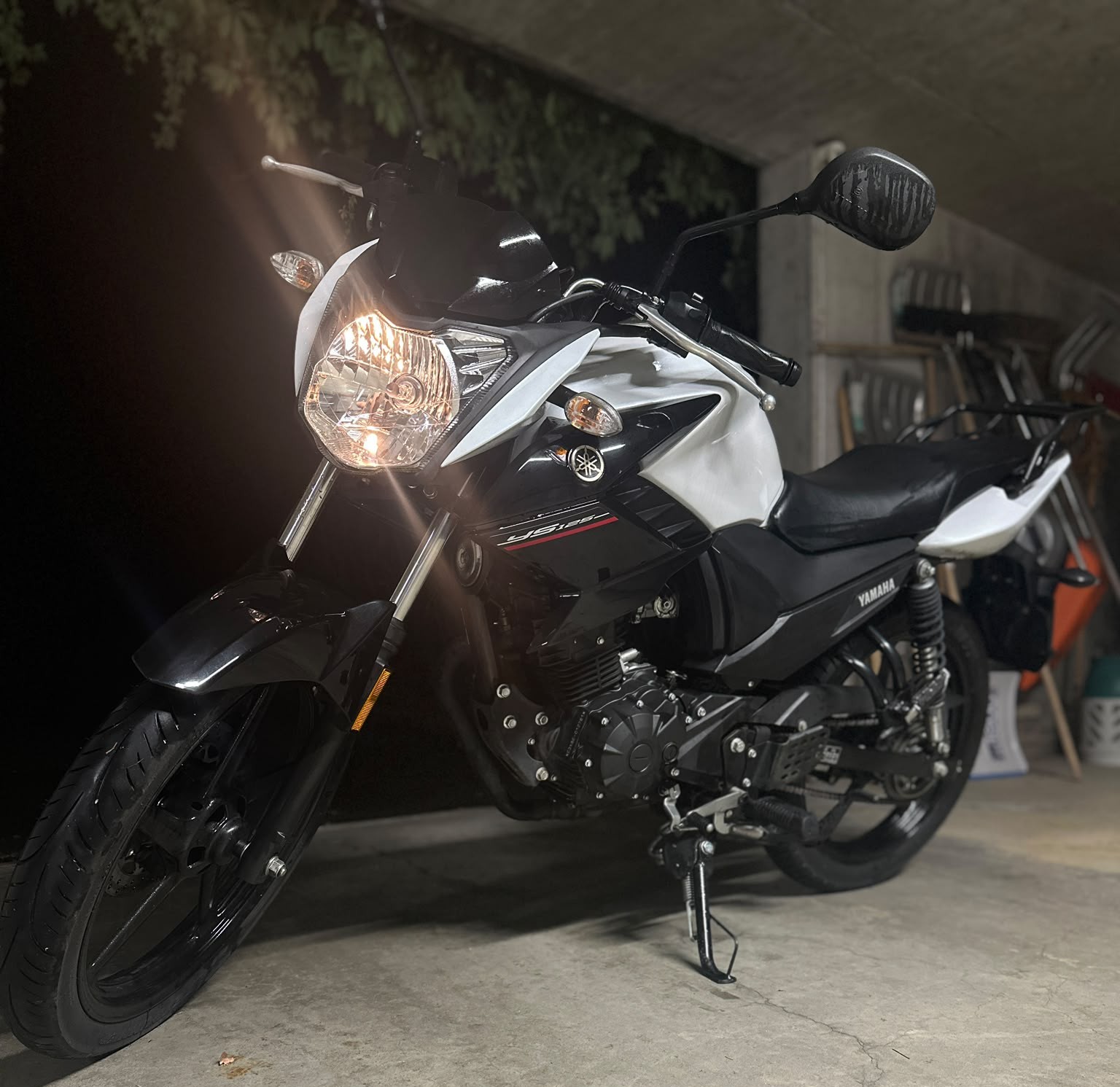YAMAHA YS 125 UBS-image-0