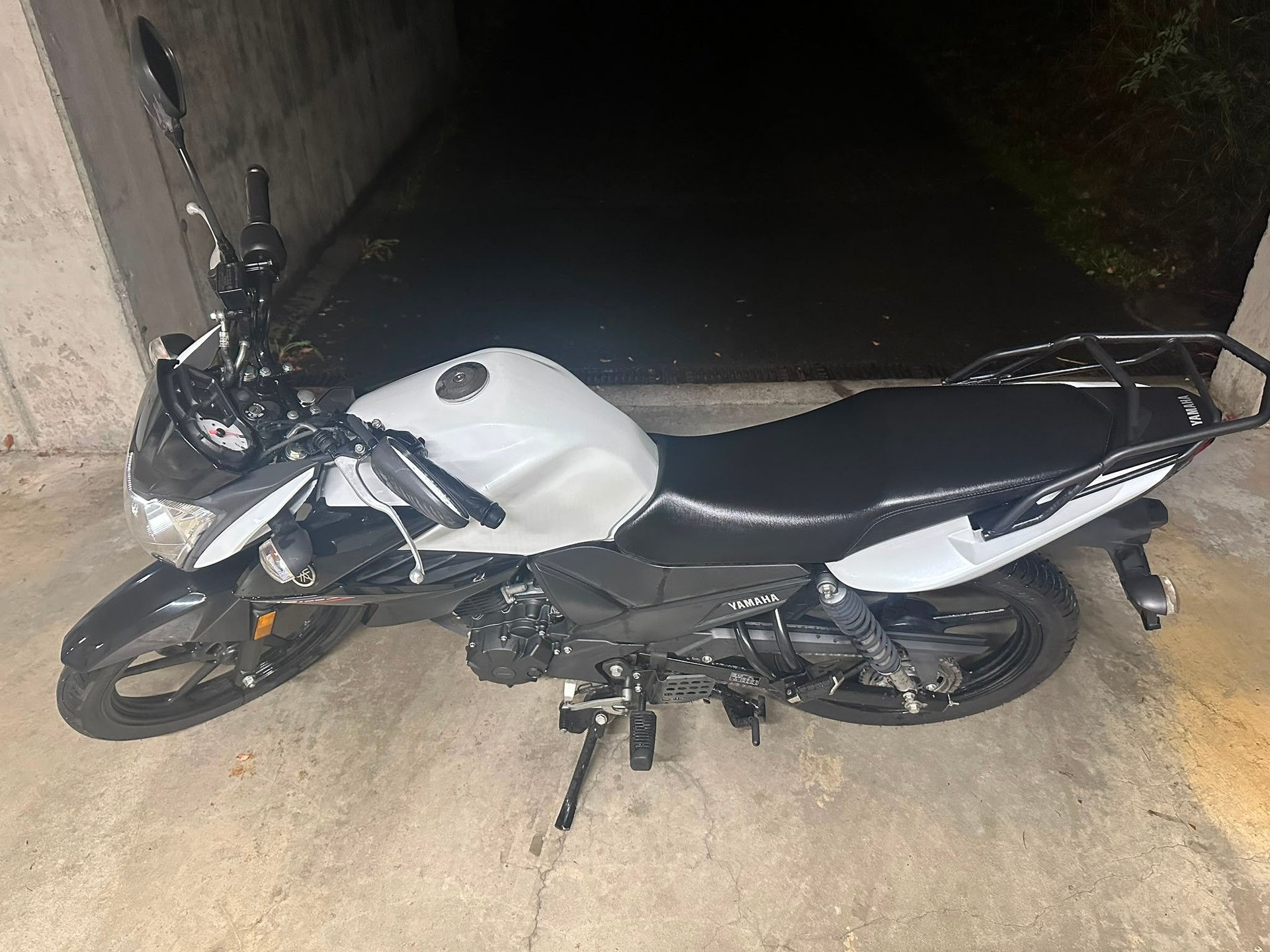 YAMAHA YS 125 UBS-image-2
