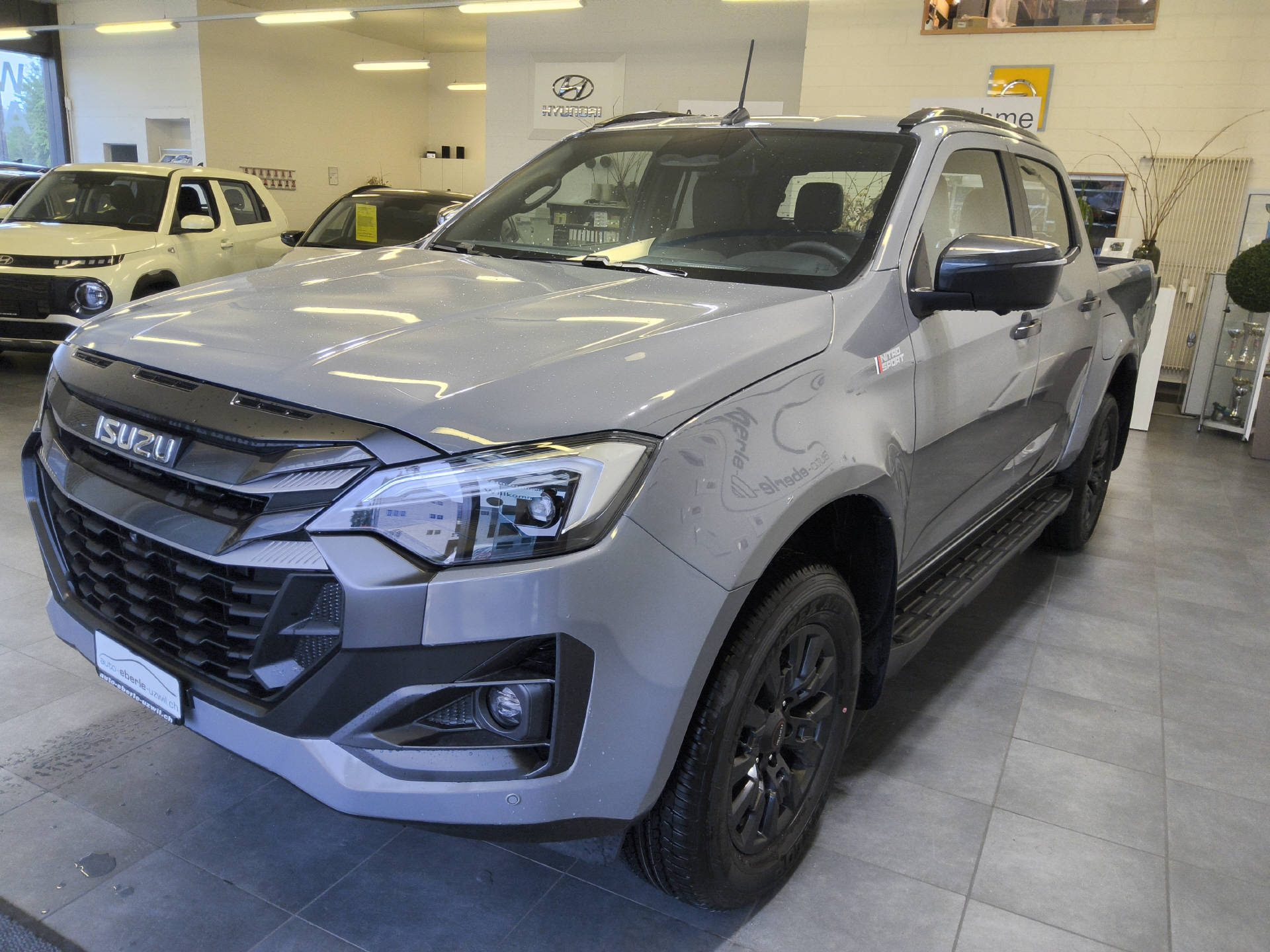 ISUZU D-Max Crew Pick-up 2.2 DDi Nitro Sport 4x4-showroom-element-3