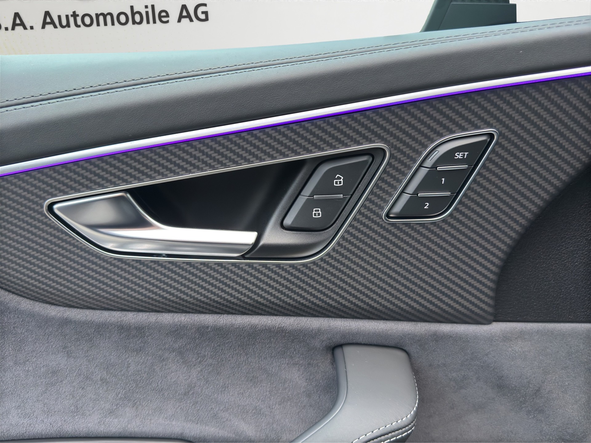 AUDI Q8 TFSI e quattro Competition 4x4 360 kW-image-26