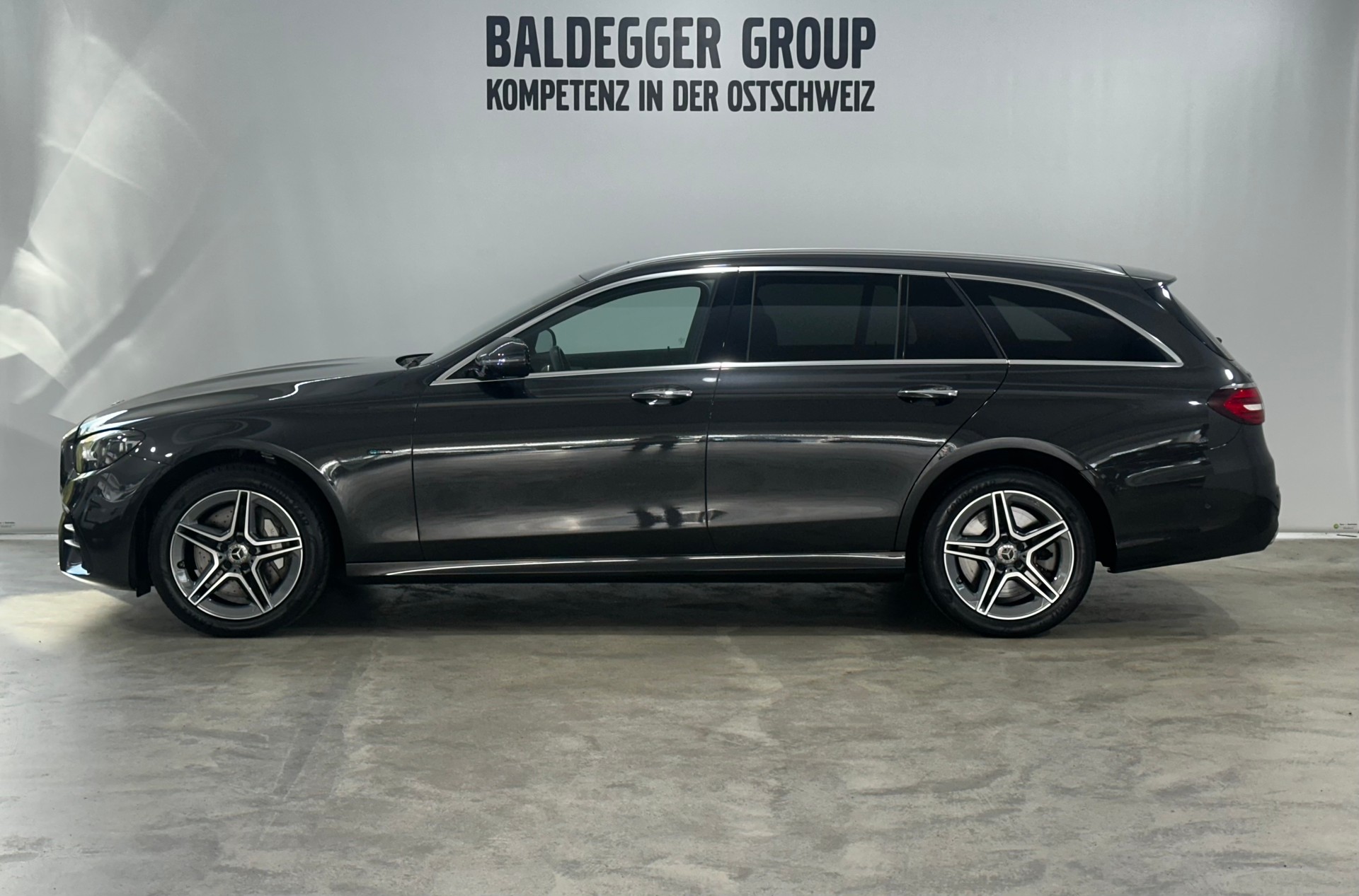 MERCEDES-BENZ E-CLASS S213 Kombi E 300 de A-showroom-element-1