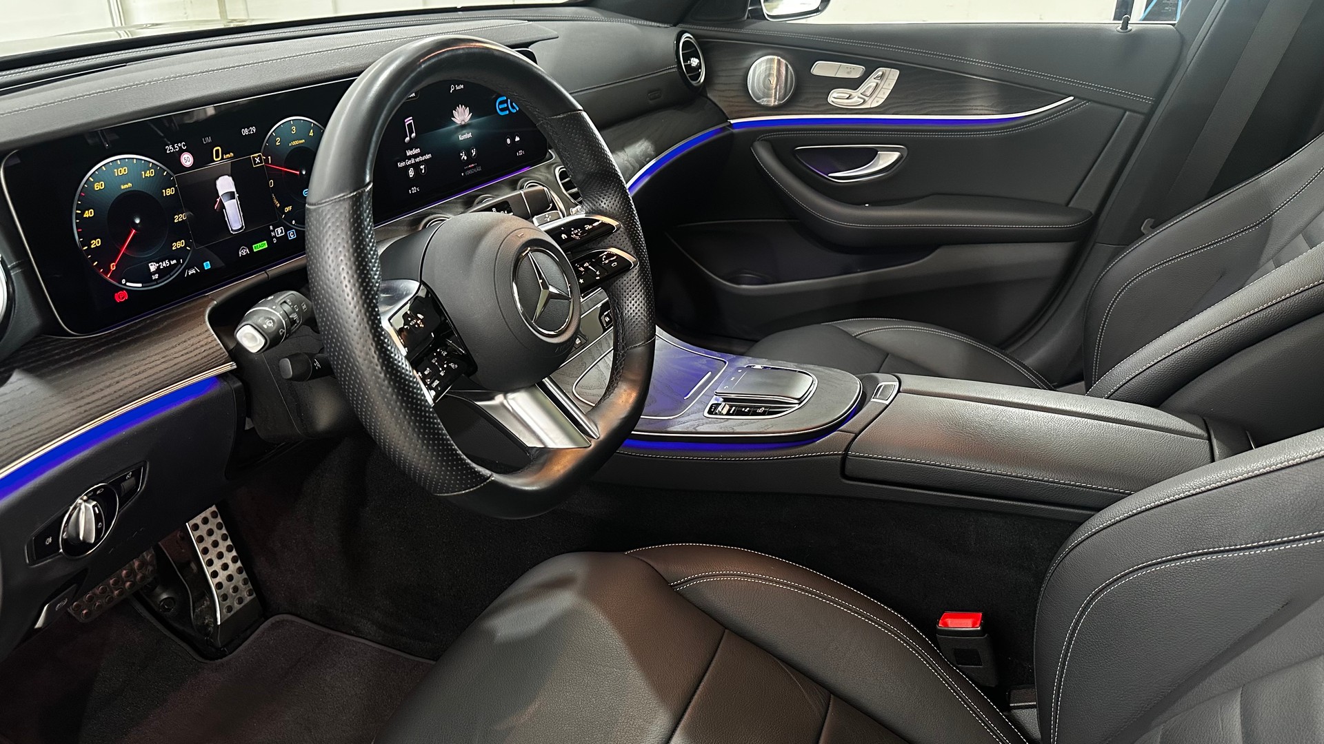 MERCEDES-BENZ E-CLASS S213 Kombi E 300 de A-showroom-element-3