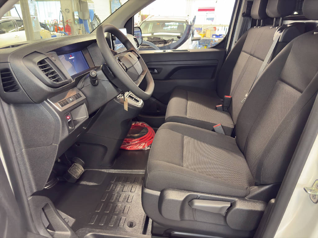 PEUGEOT e-Expert Kaw. Standard 75 kWh-image-4