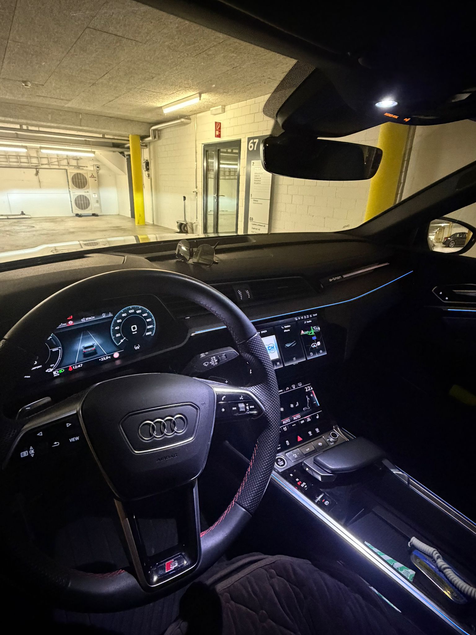 AUDI 50 S Line quattro-image-4