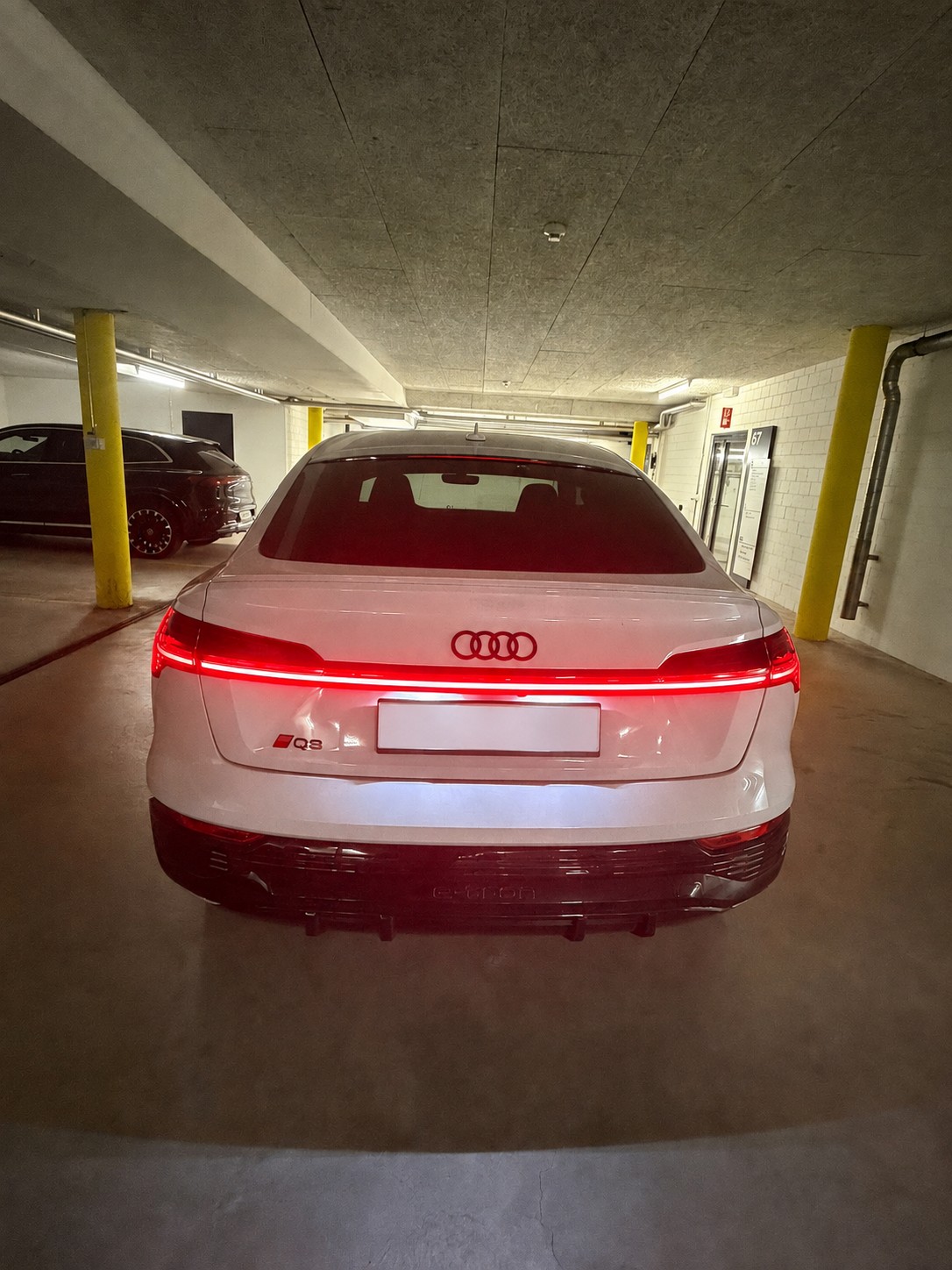AUDI 50 S Line quattro-image-1