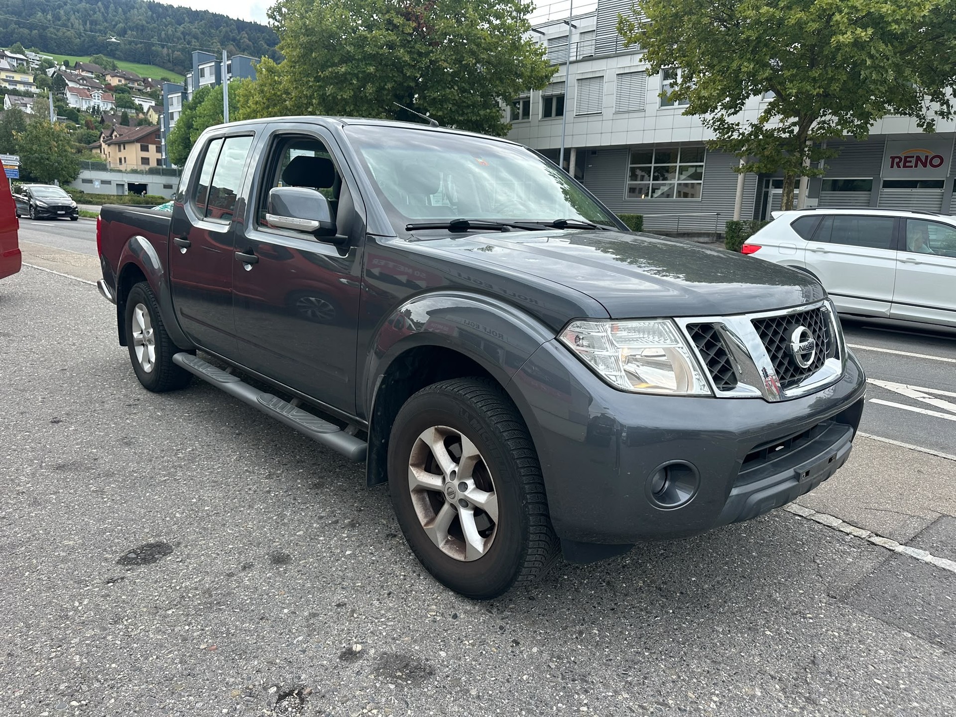 NISSAN Navara Double Cab SE 2.5 dCi 4WD LB Automat
