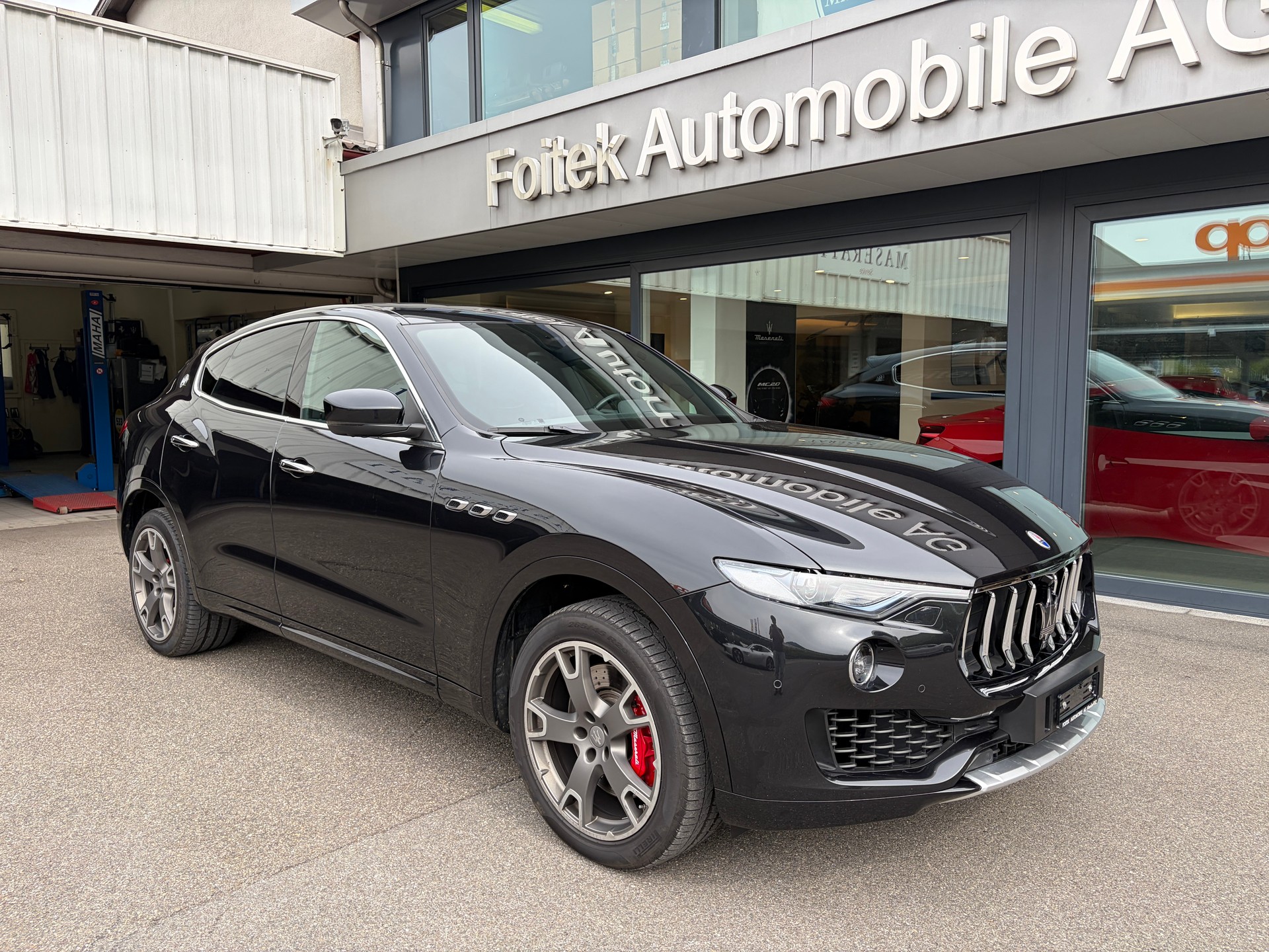 MASERATI Levante S 3.0V6 GranSport-showroom-element-2