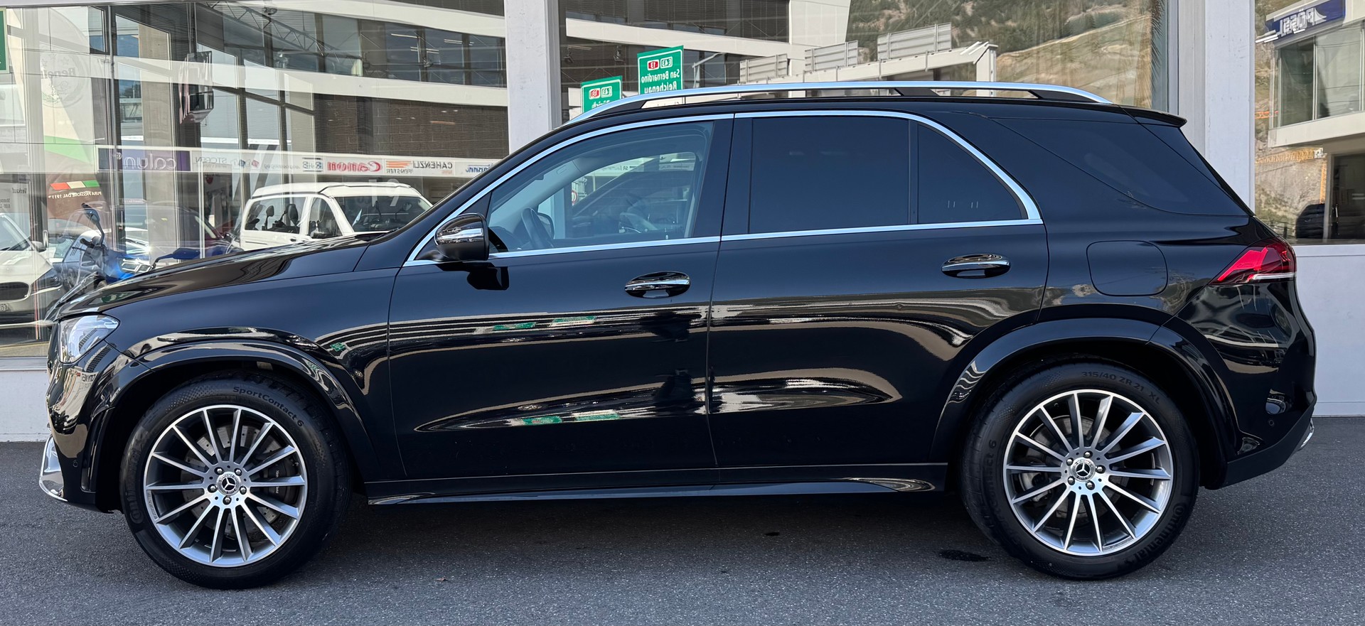 MERCEDES-BENZ GLE 350 de 4Matic AMG Line 9G-Tronic-showroom-element-2