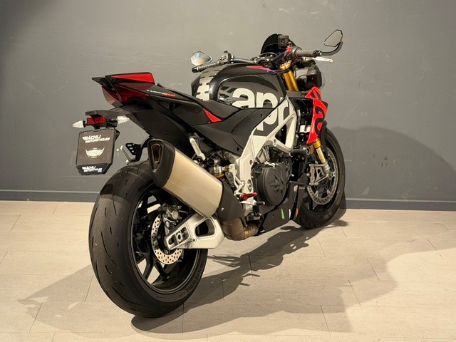 APRILIA Tuono V4 1100 Factory-image-5