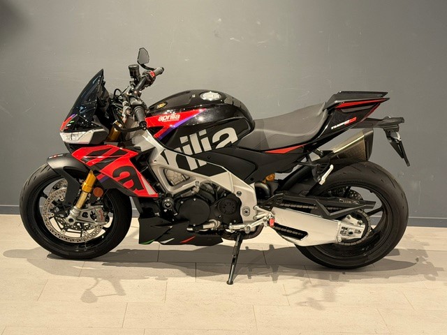 APRILIA Tuono V4 1100 Factory-image-3
